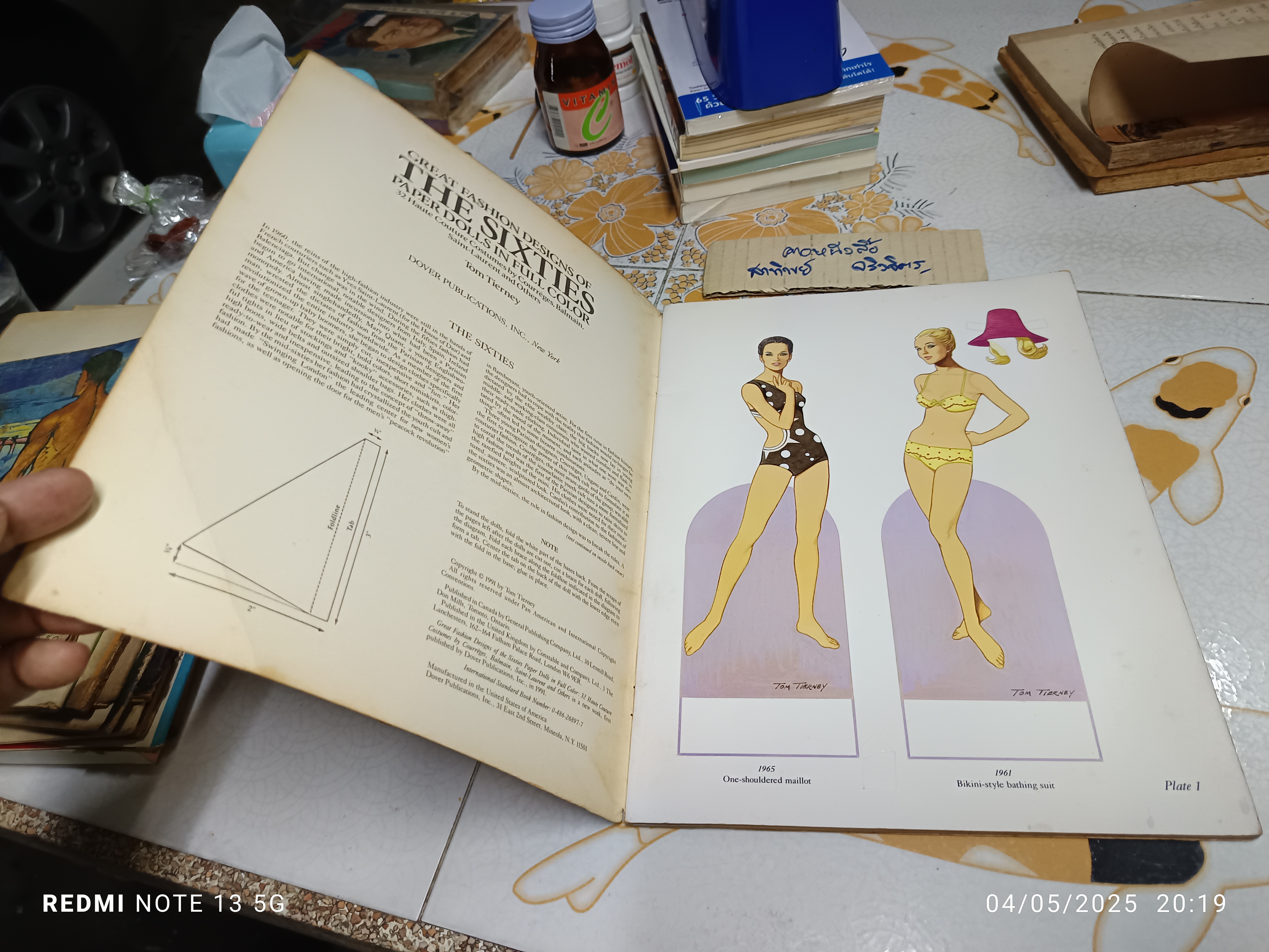 Great Fashion Designs of The Sixties Paper Dolls : 32 Haute Couture Costumes by Courreges ...(Dover Paper Dolls) , vintage โดย Tom Tierney #ตุ๊กตากระดาษ Dover