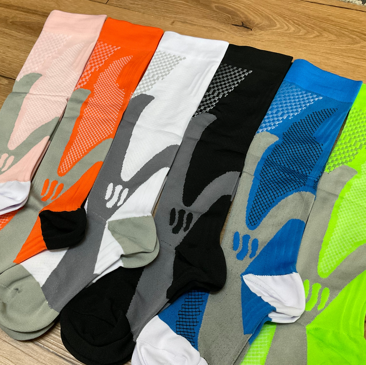 ถุงเท้าวิ่งแบบยาว Compression Socks Running หนานุ่มสำหรับวิ่งมาราธอนทุกระยะ (N77)
