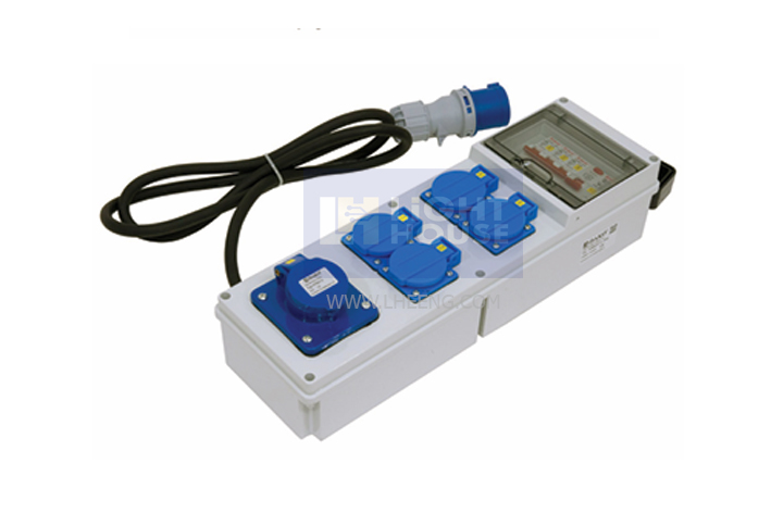 A06MJ01-4 "DAKO PLUG" กล่องปลั๊กกระจายไฟ 2P+E 16A 230V 3H IP44
