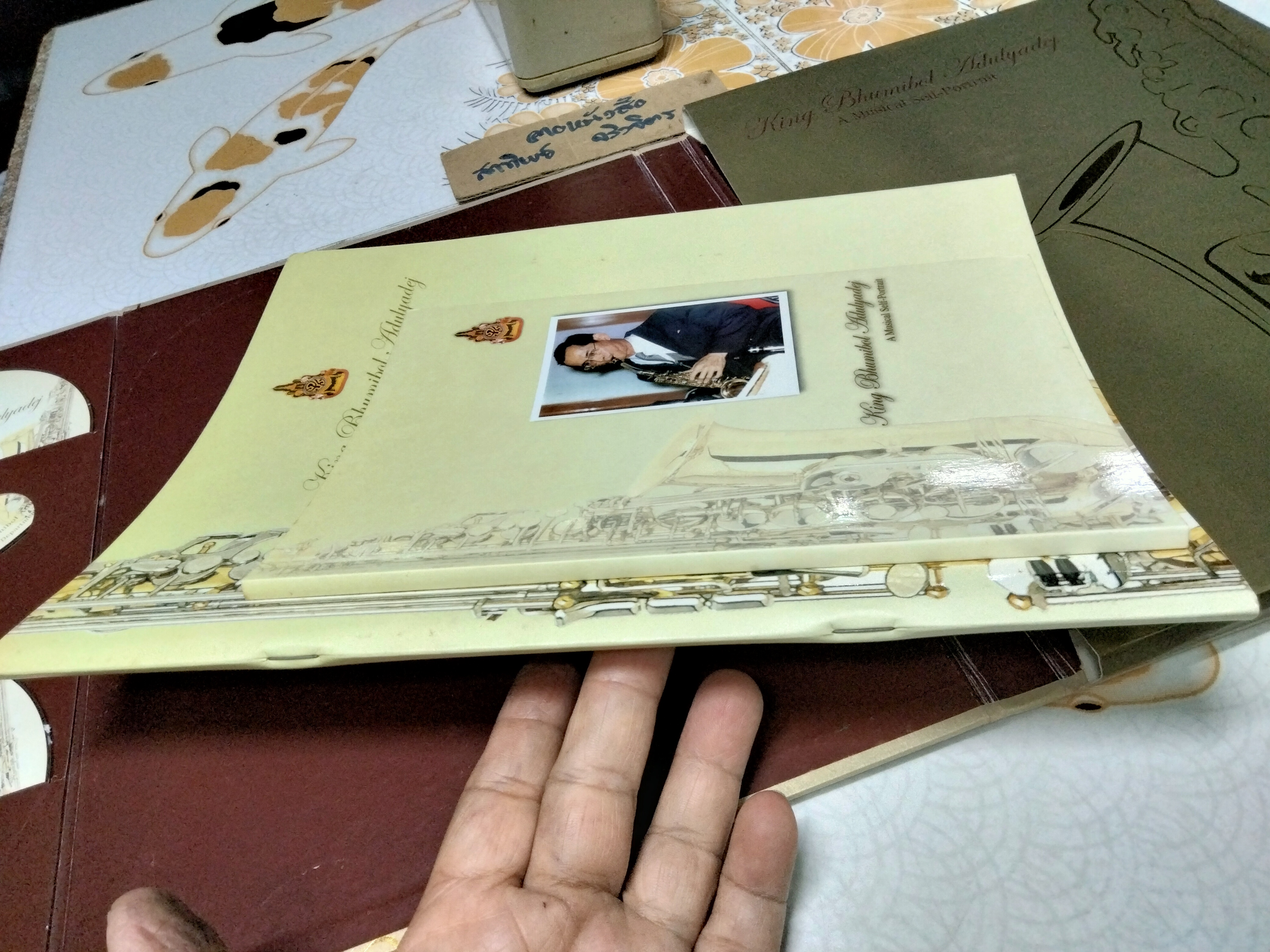 King Bhumibol Adulyadej : A Musical Self- Portrait , boxlet บทเพลงพระราชนิพนธ์พร้อมแผ่น CD 2 แผ่น + กล่อง ครบเซ็