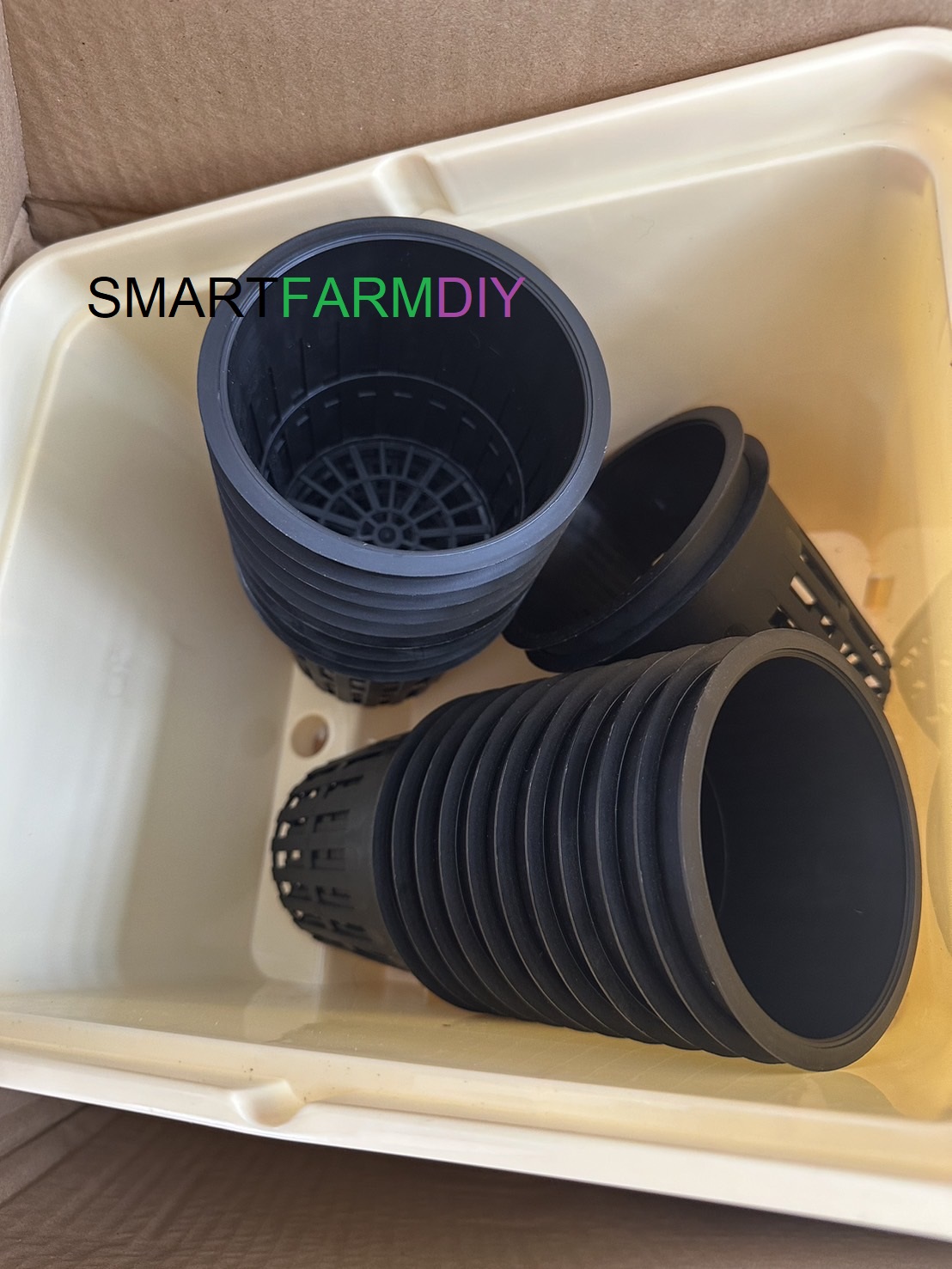 ถังปลูกไฮโดร dutch bucket 1 รูใหญ่ สีครีม