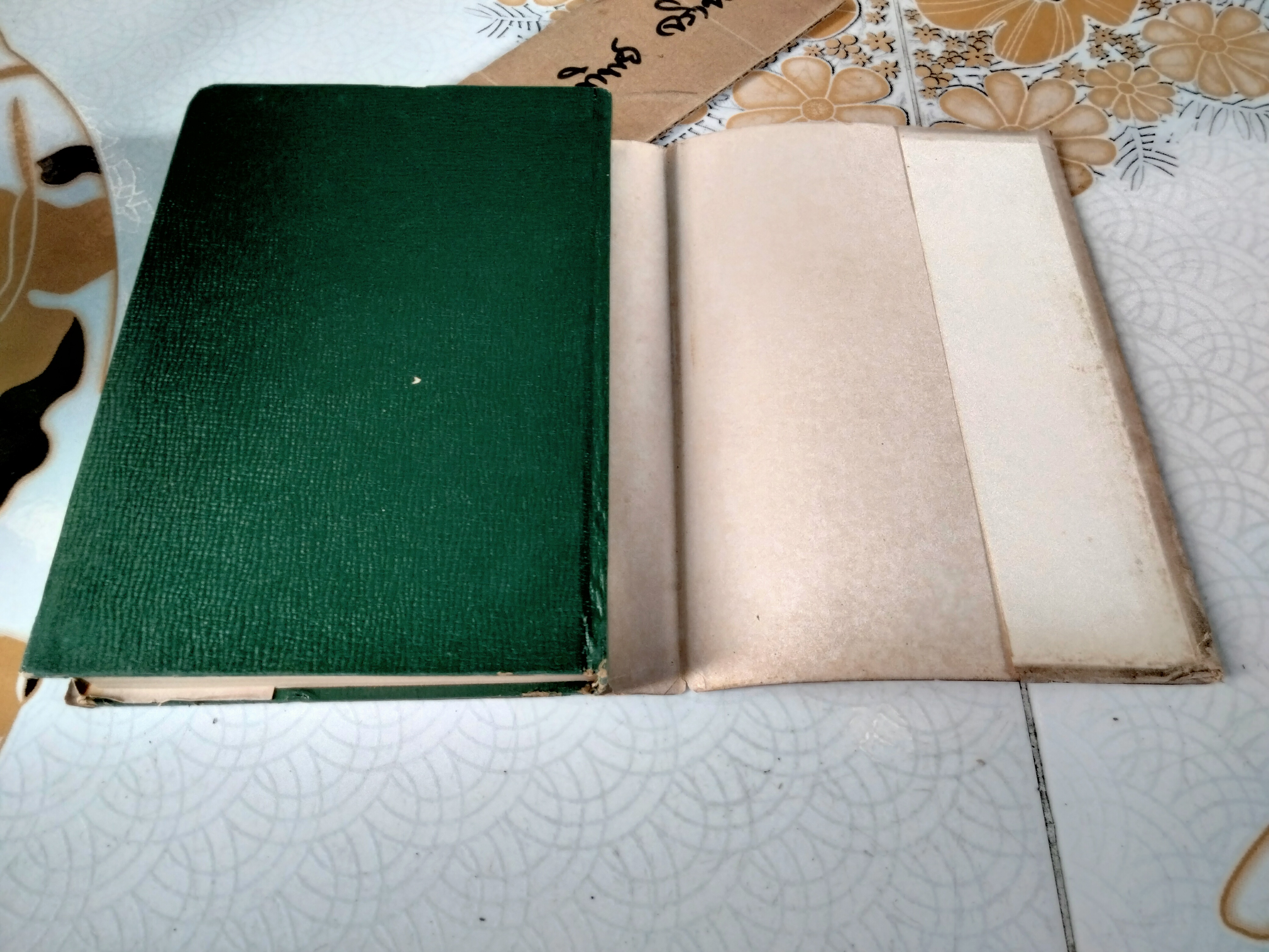 บุษบาบรรณ โดย ดอกไม้สด