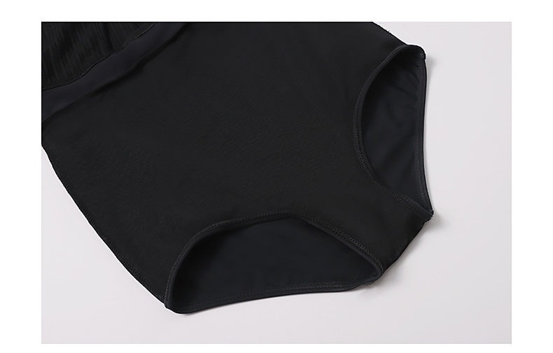 ชุดว่ายน้ำวันพีชพรีออเดอร์ 15-20 วัน(เซ็ต 2 ชิ้น)