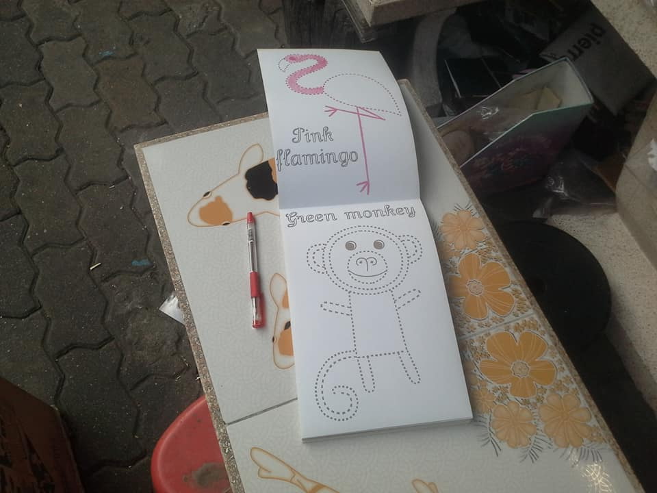 All Around the World - Animal Kingdom By Geraldine Cosneau (Sticker Books) **สินค้าหมด**