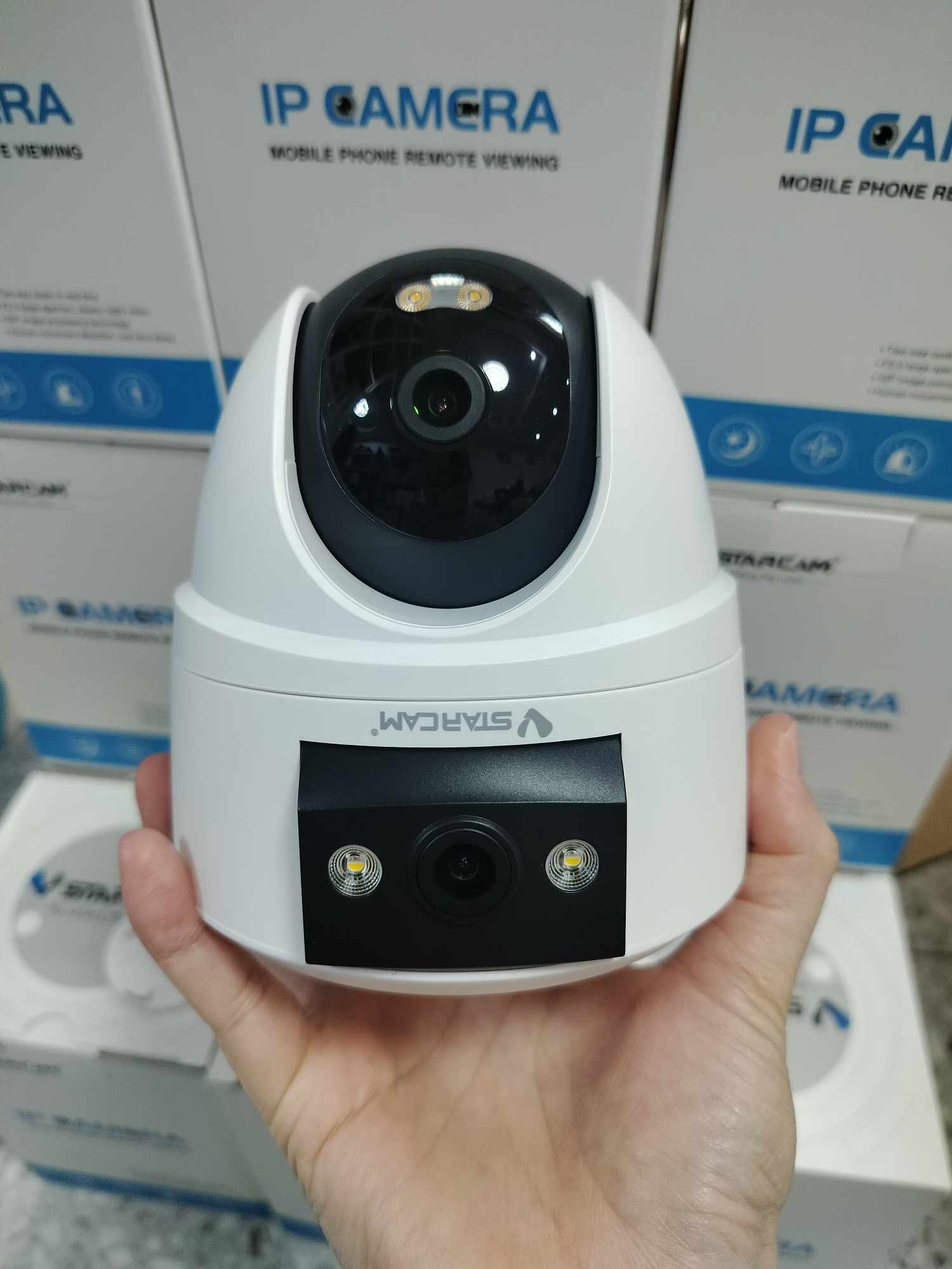 Vstarcam Vstarcam กล้องวงจรปิดใช้ภายในแบบ2เลนส์ ความคมชัด5ล้าน WIFIในตัว ดูผ่านมือถือพูดคุยโต้ตอบได้ ขาว