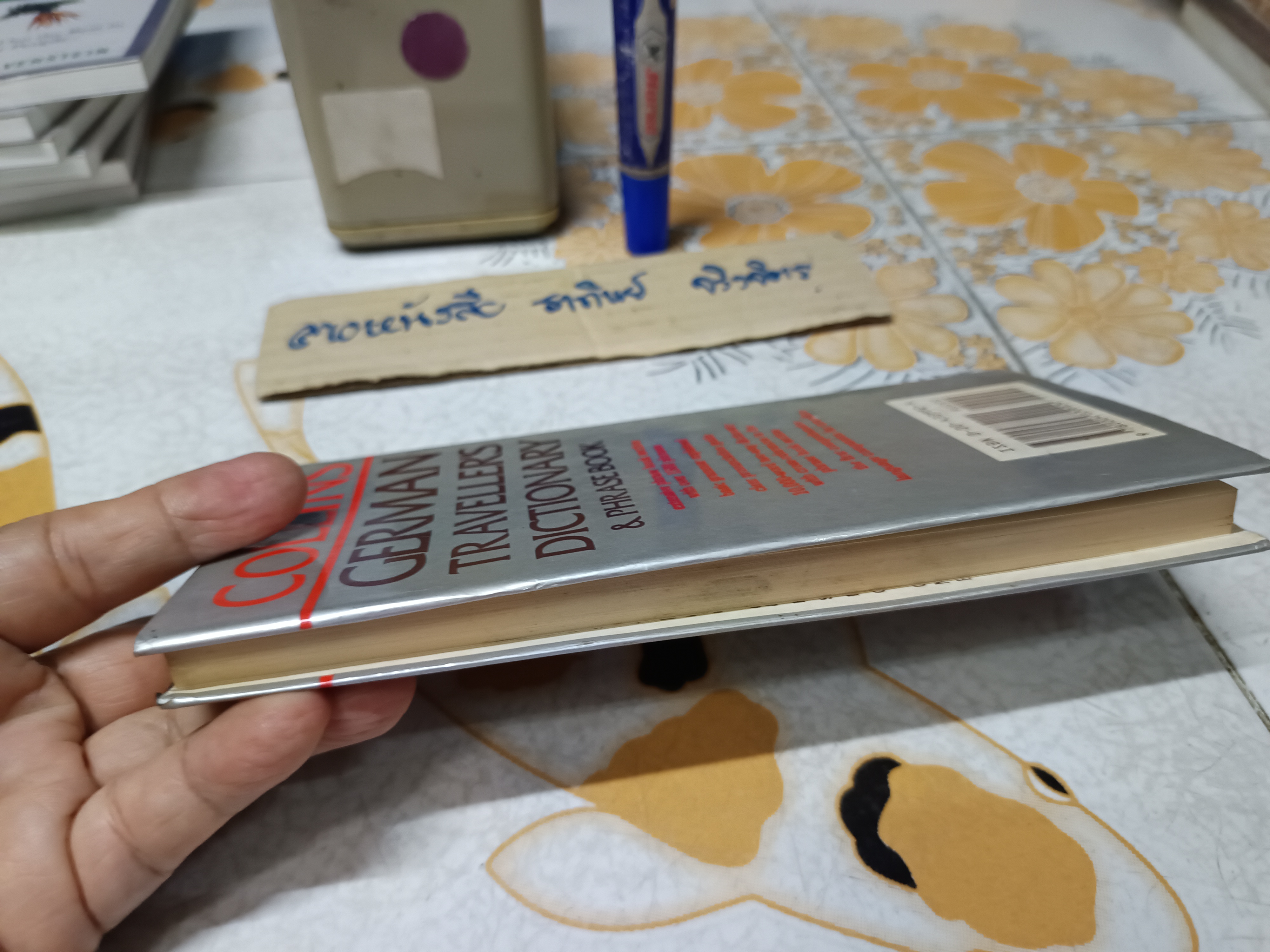 Collins : German Traveller' s Dictionary & Phrase Book ,1983