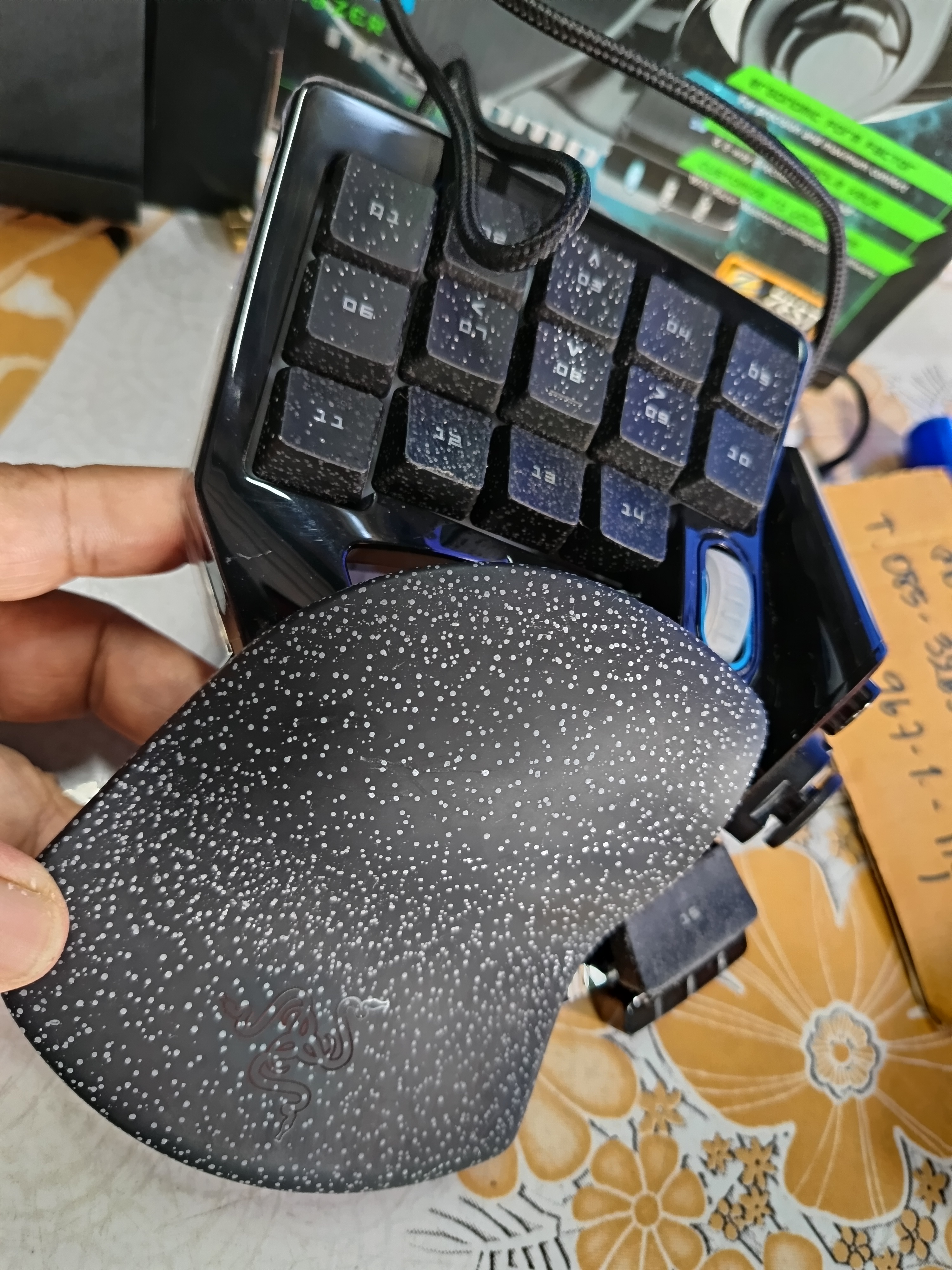 RAZER Nostromo Expert Gaming Keypad .. 16 Programmable **สินค้าหมด**