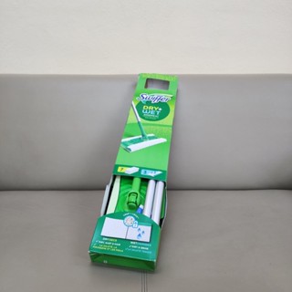 Swiffer® Dry Sweeping Cloth or Wet Mopping Cloth อุปกรณ์ทำความสะอาดพื้น ไม้ถูพื้น ไม้ม็อบ แผ่นถูแบบแห้งและแบบเปียก