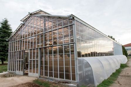 โรงเรือนกะจก Glass Greenhouse ควบคุมอุณหภูมิ
