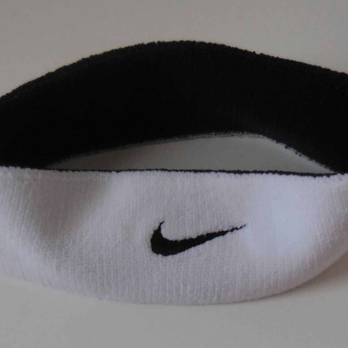 Nike® Dri-fit Home & Away Wristbands, Headband สายรัดข้อมือไนกี้ ผ้าคาดศีรษะไนกี้