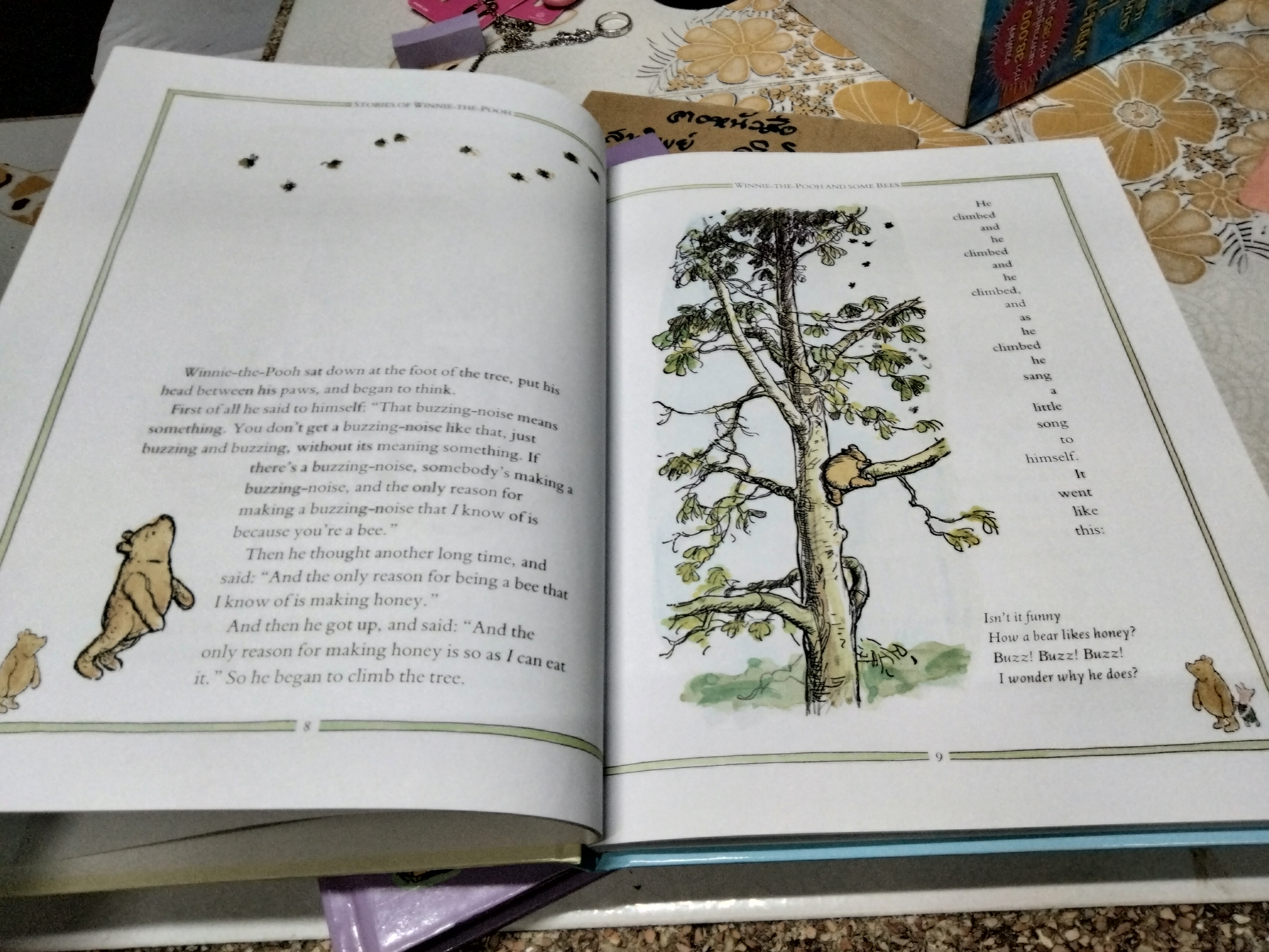 A WORLD OF WINNIE THE POOH + STORIES OF WINNIE-THE-POOH with favourite poems by A.A.MILNE (ขายรวม 2 เล่ม)