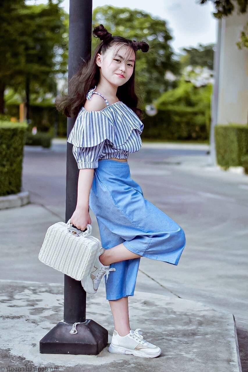 ชุดกางเกงเด็กโต เสื้อเปิดไหล่กับกางเกง