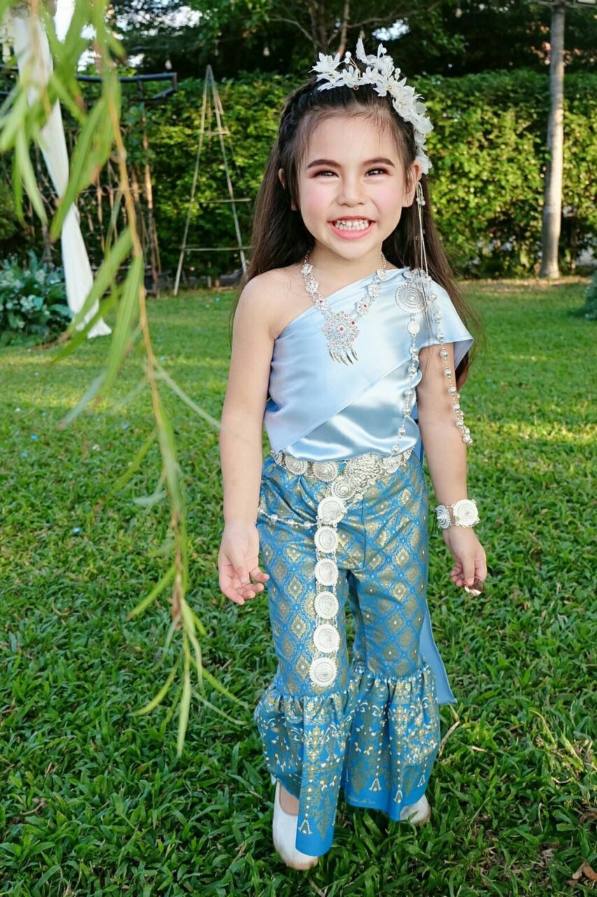 ชุดไทยเด็ก สไบกับขาม้าละมุน