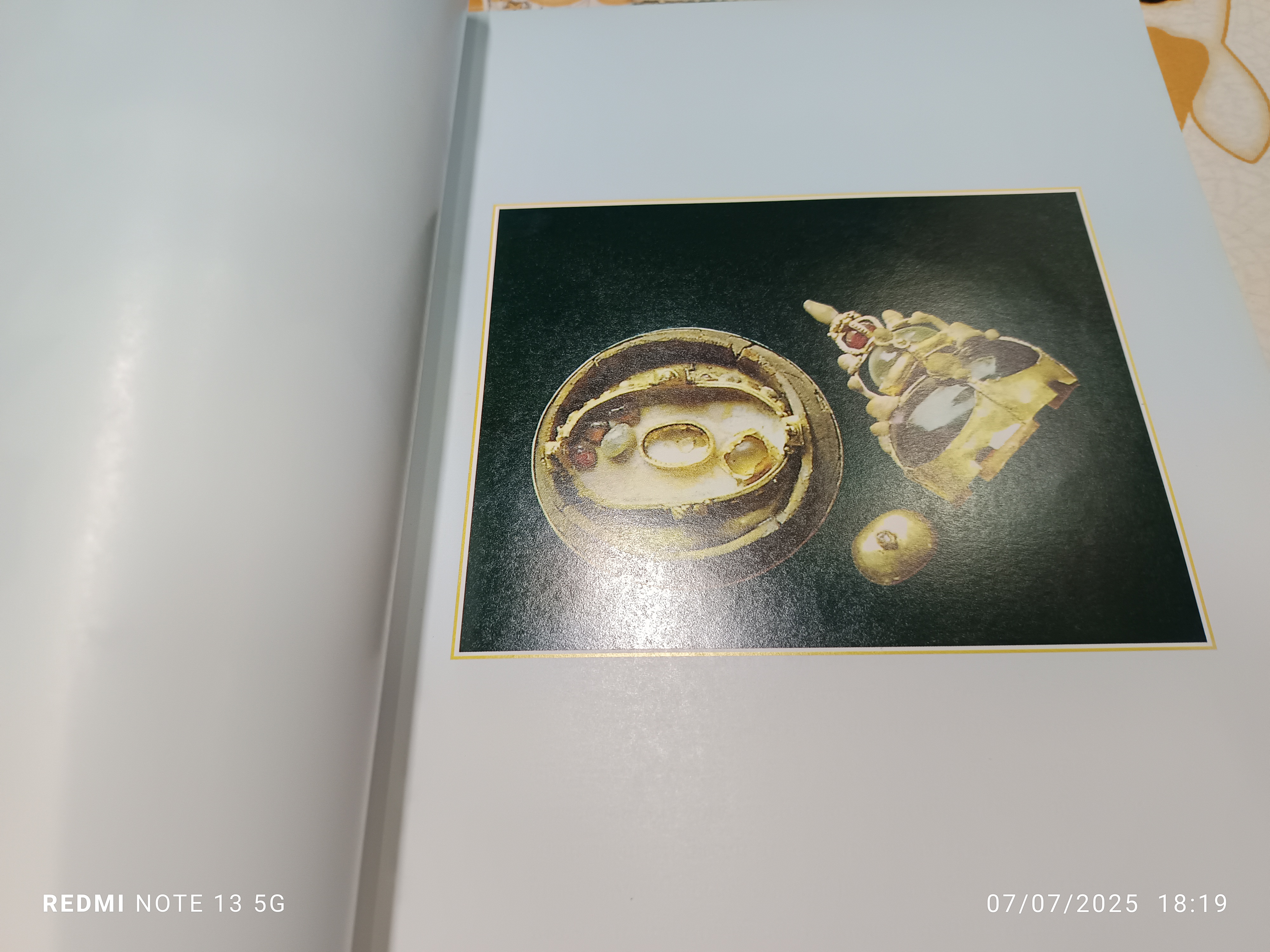 หนังสือพระบรมสารีริกธาตุ พิมพ์ปีพ.ศ 2539 กรมศิลปากร กระทรวงศึกษาธิการ จัดพิมพ์