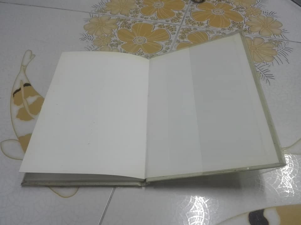 เจ้าชายน้อย ( The Little Prince) ฉบับรำลึกครบรอบ 50 ปี การจากไปของ อังตวน เดอ แซงเตกซูเปรี แปลโดย อริยา ไพฑูรย์ **สินค้าหมด**