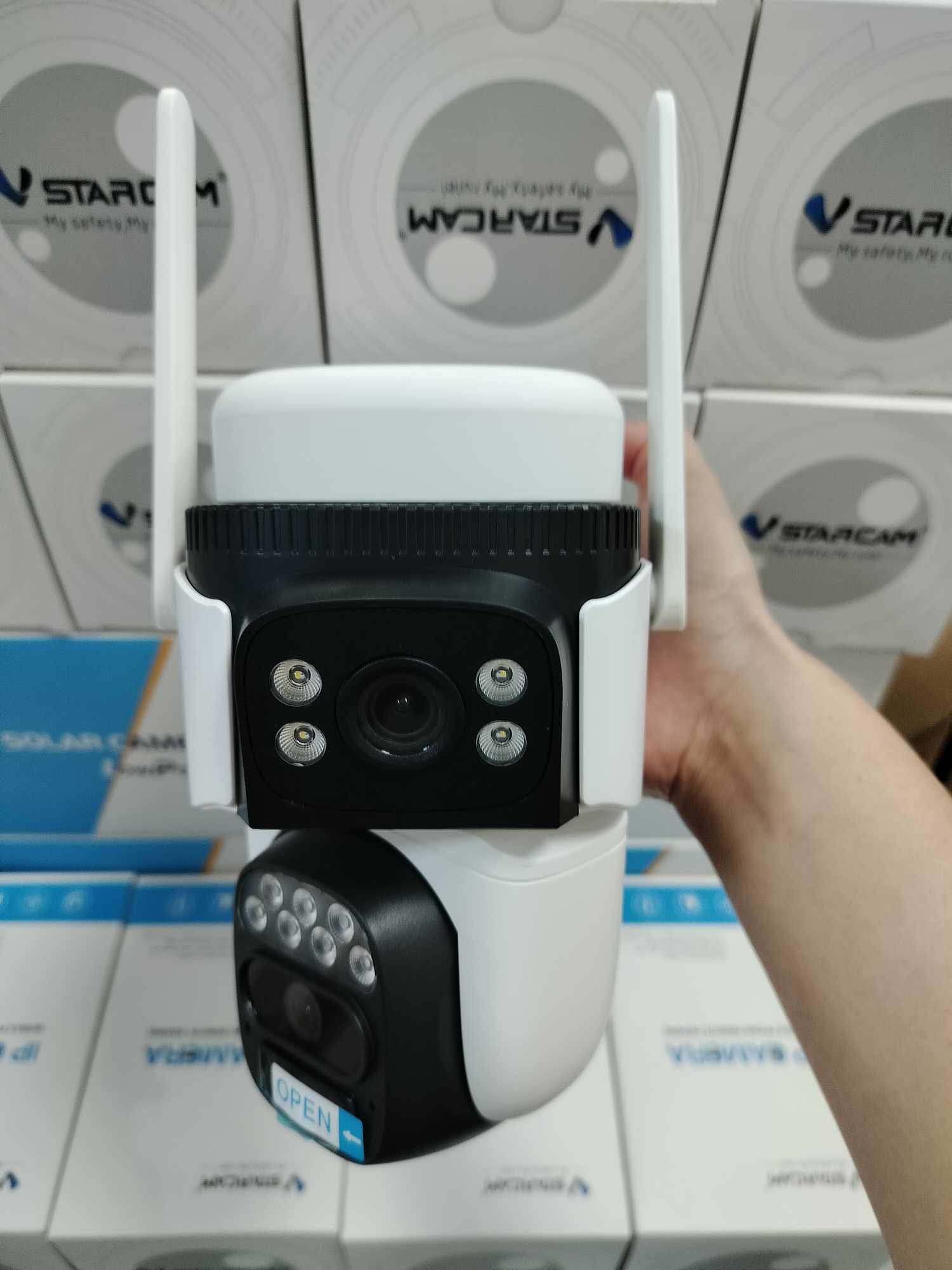 Vstarcam Vstarcam กล้องวงจรปิดภายนอกใส่ซิมการ์ดแบบโซล่าเซลล์ กล้อง2เลนส์ รุ่นBG621DR ความคมชัด3ล้านพิกเซล ขาว
