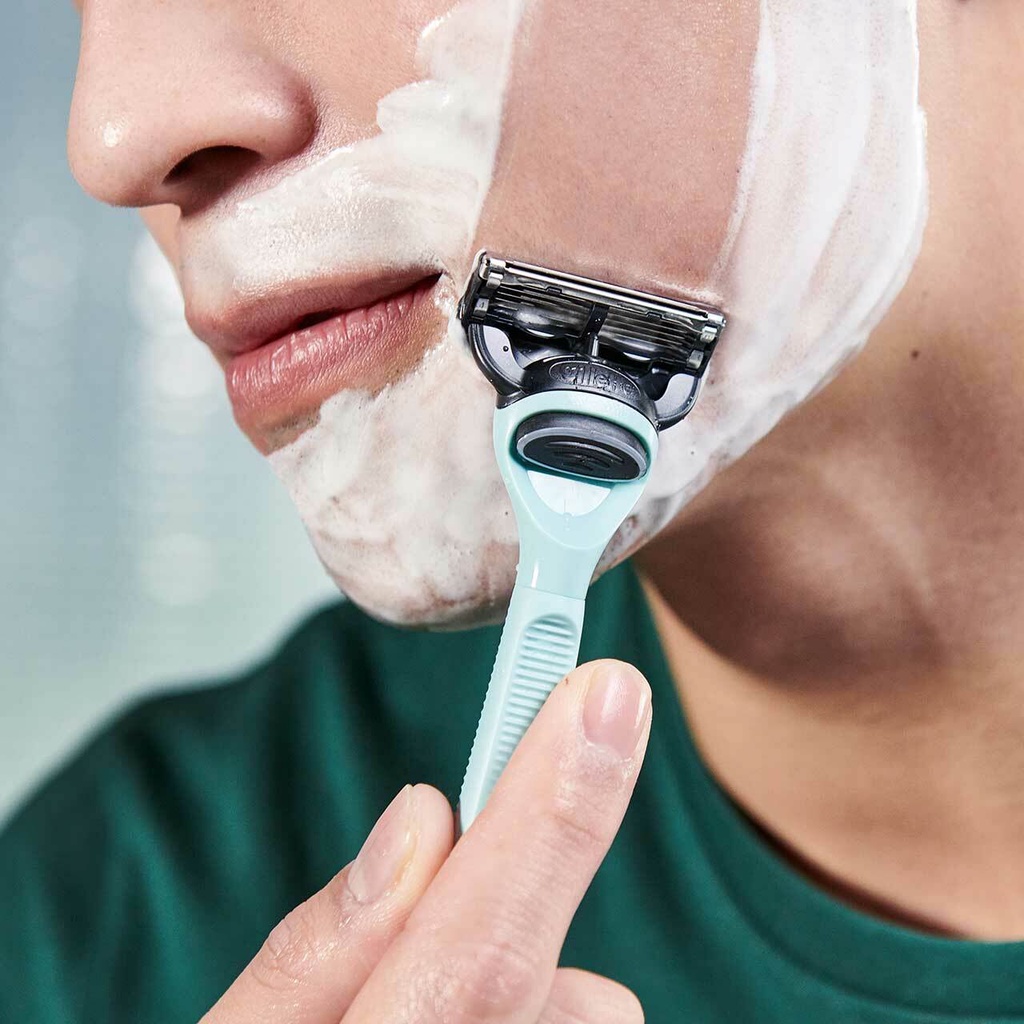 Gillette® Planet KIND Starter Kit 1 Handle + 8 Refills ชุดมีดโกน ยิลเลตต์