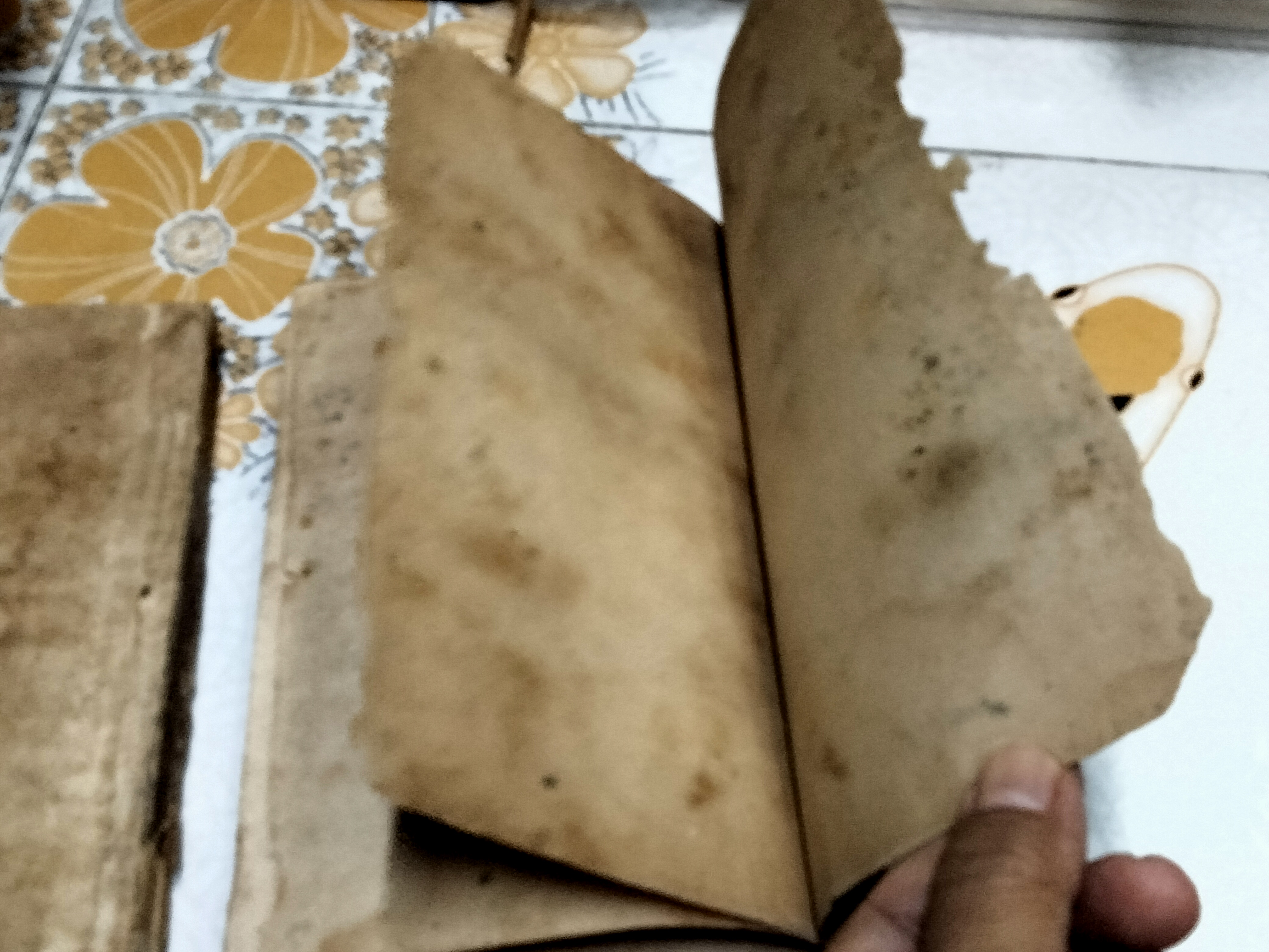 ตำราปรุงอาหาร สำรับรอบปี เล่ม 1 - 2 นางสมรรคนันทพล (จีบ บุนนาค) ...เจ้าของนามปากกา หลานแม่ครัวหัวป่าก์ รวบรวม (พิมพ์ พ.ศ. 2476-2482) **สินค้าหมด**