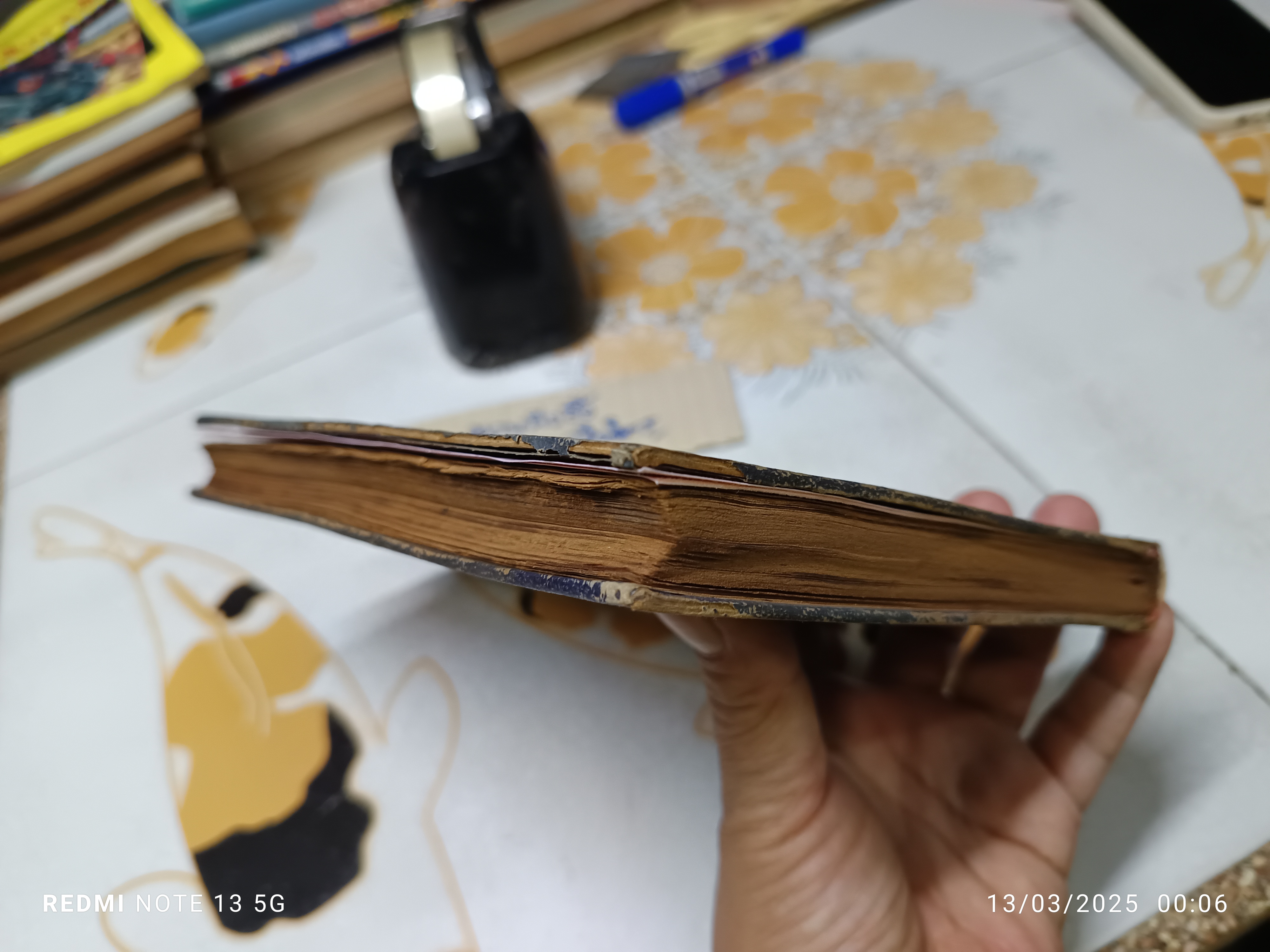 ตำราโหราศาสตร์สิบสองราศี ของพระอาจารย์ วิโรจโน ภิกขุ พิมพ์ครั้งแรก พ.ศ. 2499 โรงพิมพ์อักษรเจริญทัศน์ พระนคร **สินค้าหมด**