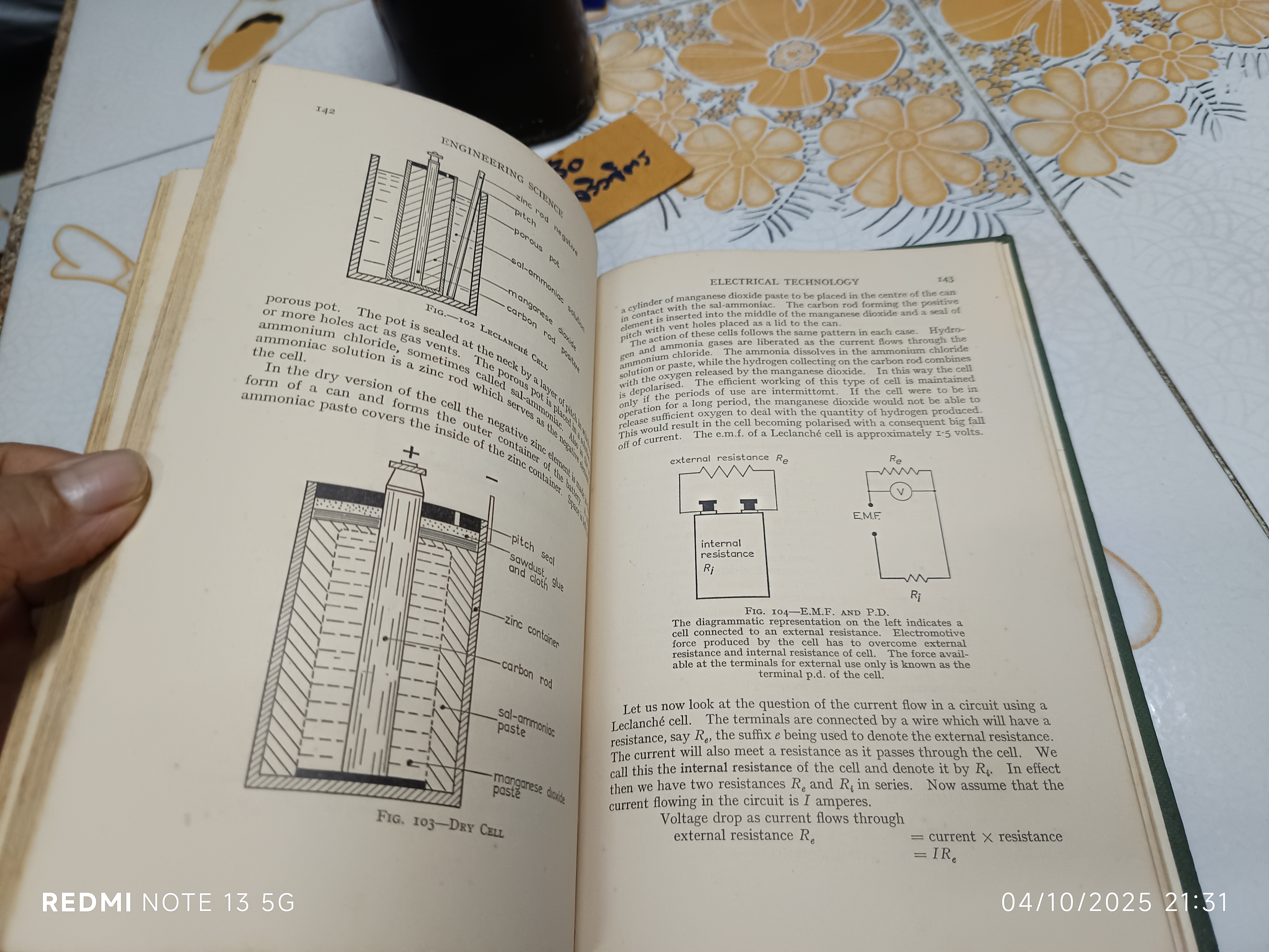 Engineering Science : Technical College series. Author, J. D. Walker. Edition 3 ,1967 (ไม่มีใบหุ้มปก)