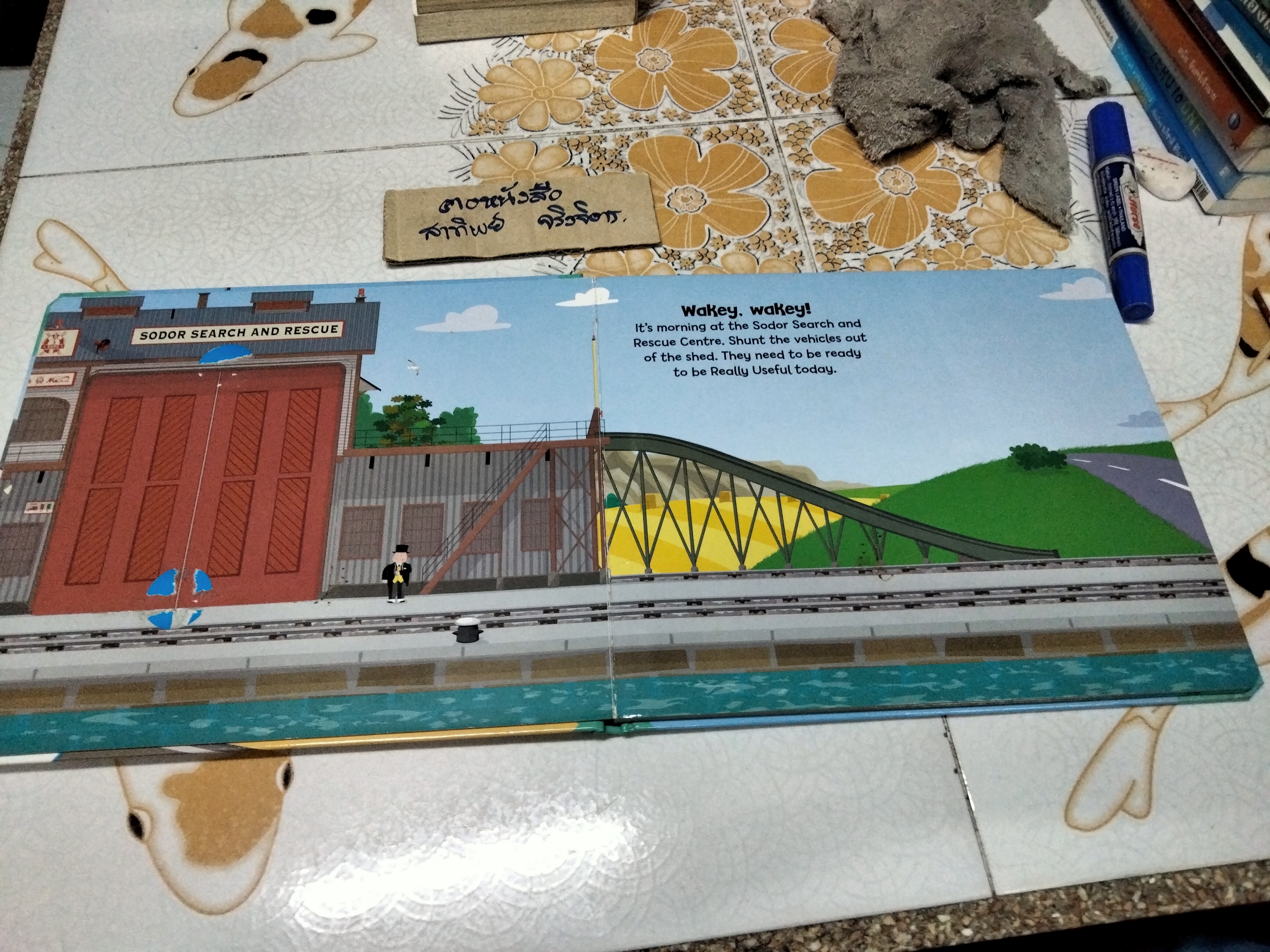 หนังสือโทมัส Thomas and friends - Magnet book ENGINES TO THE RESCUE ! ตัวแม่เหล็กมีแค่ 5 ชิ้น (ครบชุด 10 ชิ้น)