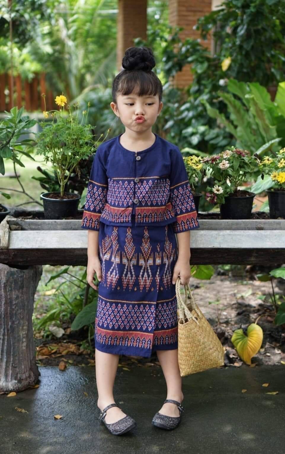 ชุดไทยเด็กหญิง set ผ้าฝ้ายพิมพ์ลาย