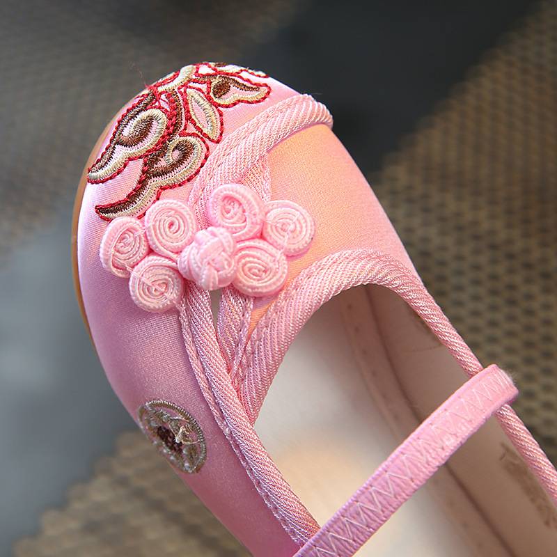 รองเท้าเด็กหญิงสไตล์จีน ลายกระดุมหน้า