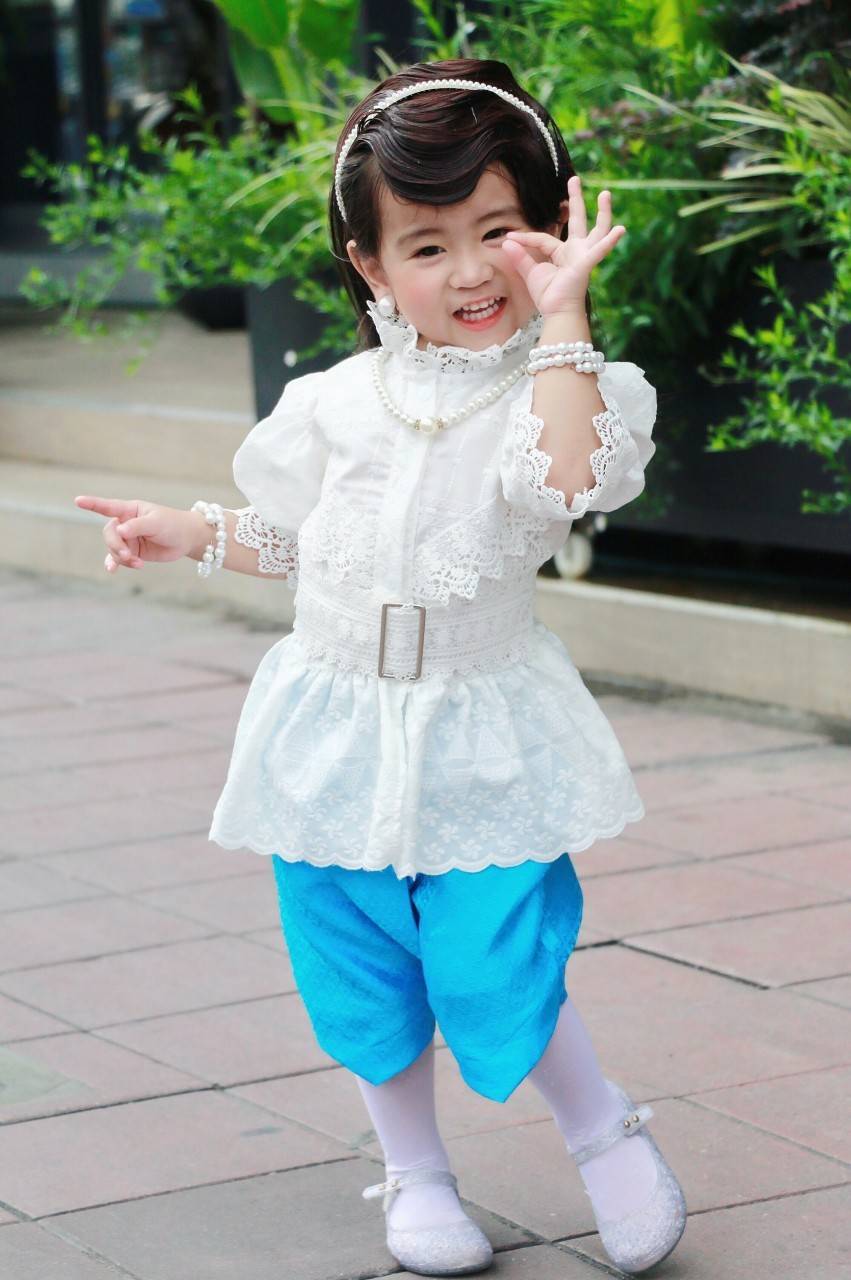 ชุดไทยเด็กหญิง รุ่นละอองฟ้า