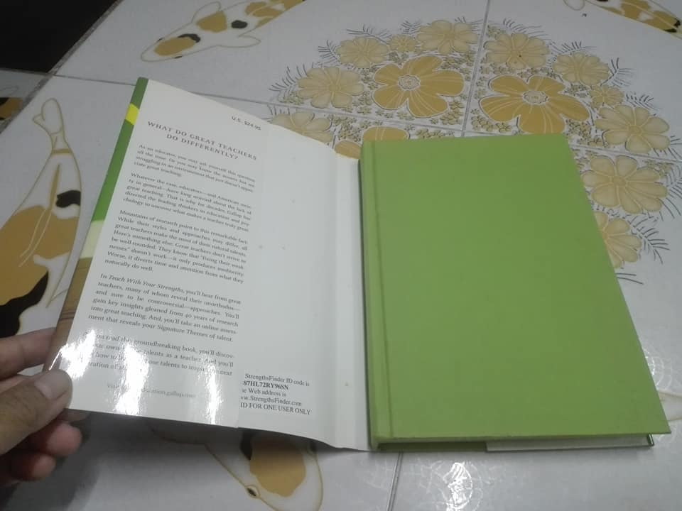 Teach With Your Strengths : How Great Teachers Inspire Their Students (ฉบับภาษาอังกฤษ)