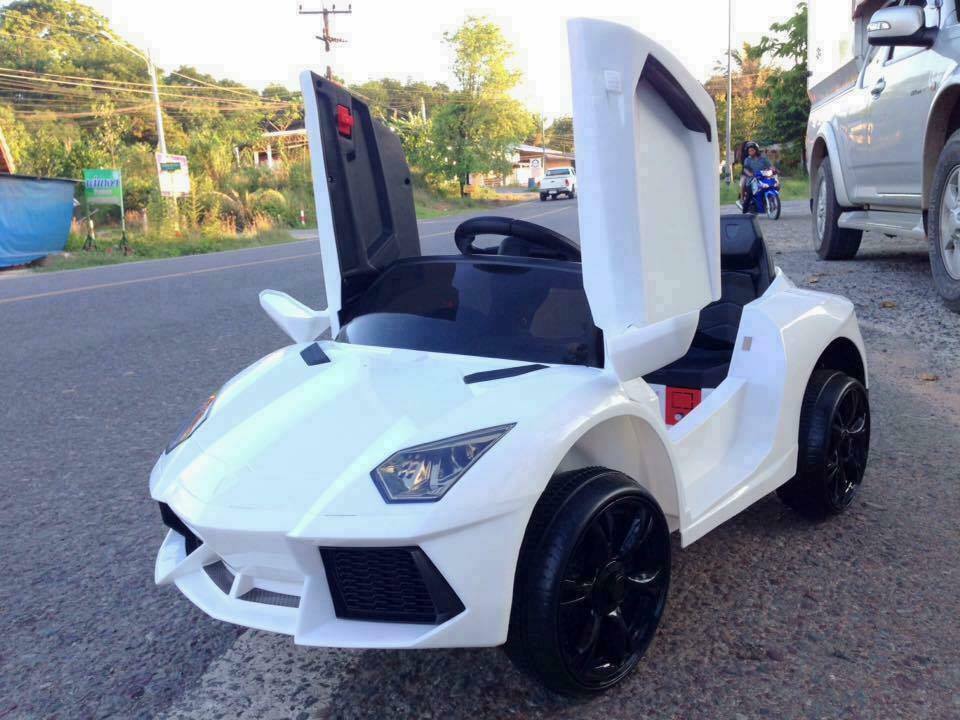 รถแบตแลมโบกินี่ปีกนก