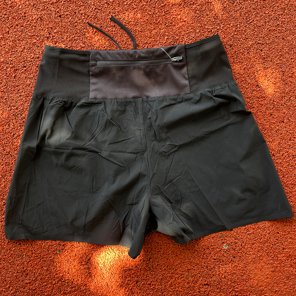 กางเกงวิ่งขาสั้น วิ่งมาราธอน วิ่งเทรล 3" ใส่สบาย มีกระเป๋าใส่ของที่รอบเอว ไม่มีซับใน โลโก้เรืองแสง (F03)