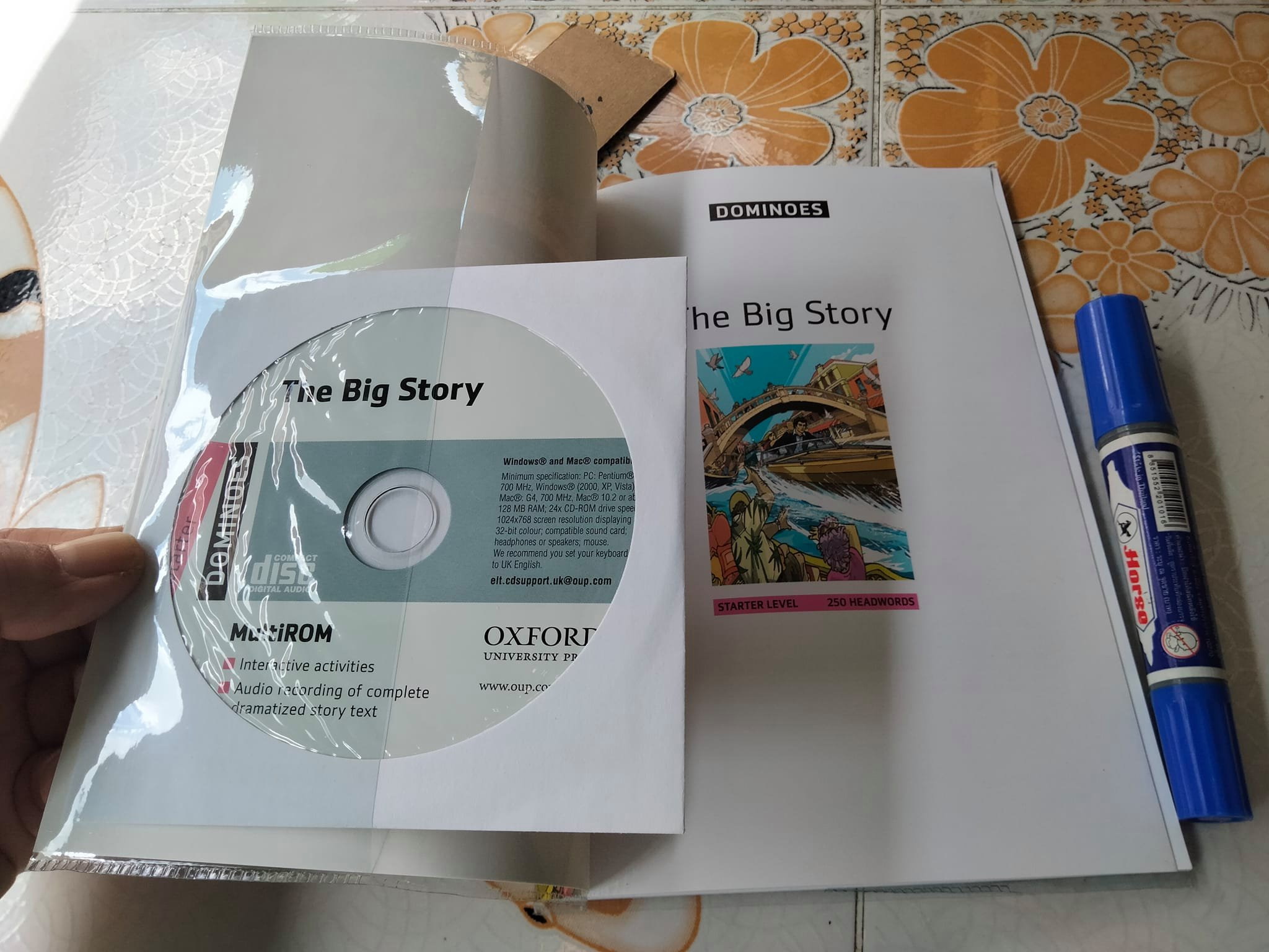 The Big Story + cd by John Escott DOMINOES Starter , Oxford (หนังสืออ่านนอกเวลาภาษาอังกฤษ)