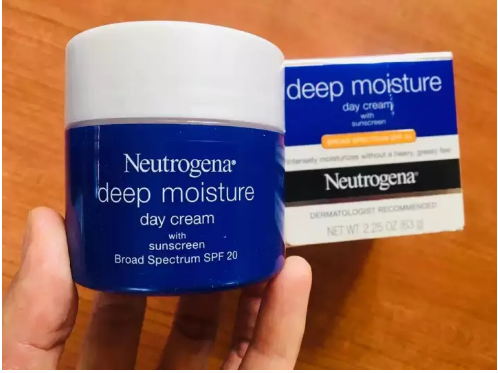 (Pre Order) Neutrogena® SPF 20 Deep Moisture Day Cream with Sunscreen Broad Spectrum SPF 20 2.25oz (63g) นุโทรจีน่า ครีมบำรุง สูตรเติมความชุ่มชื้น ผสมกันแดด