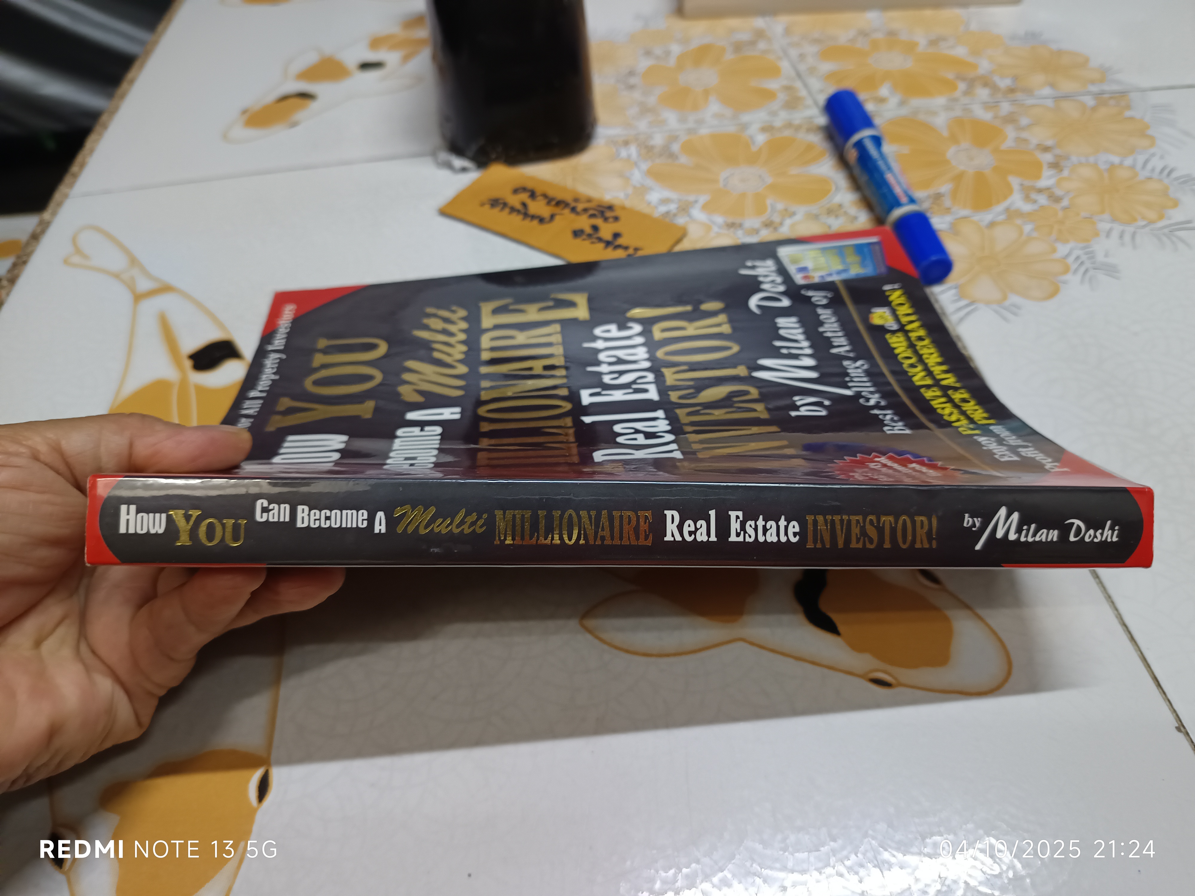 How YOU Can Become A Multi MILLIONAIRE Real Estate INVESTOR!" เขียนโดย Milan Doshi