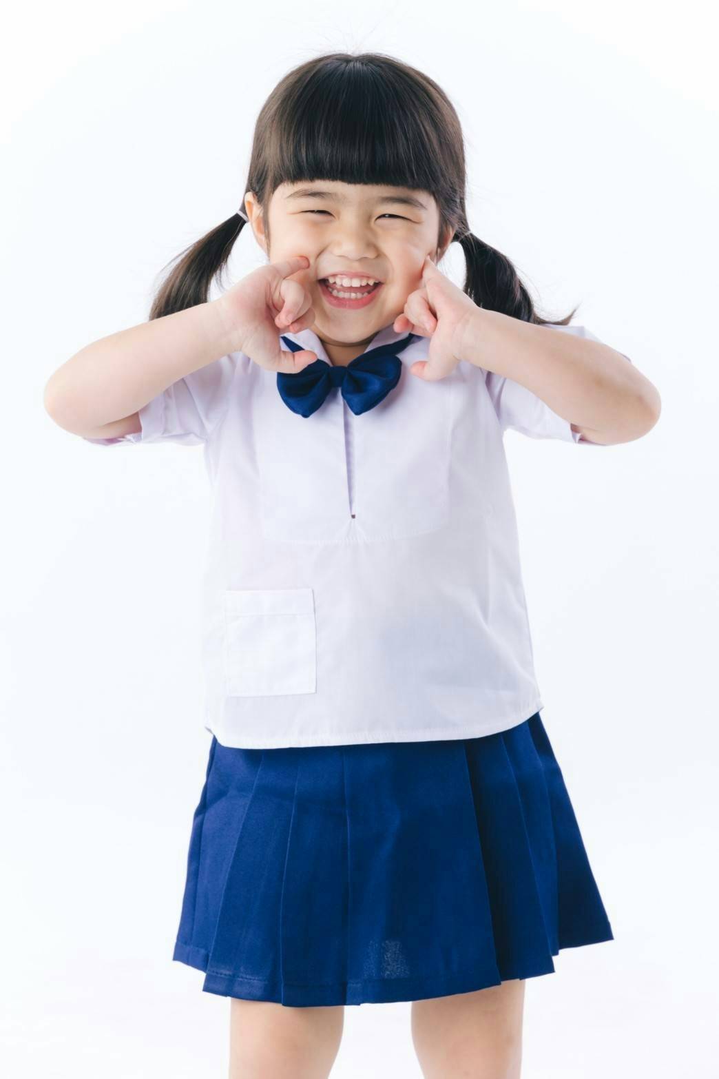 ชุดนักเรียน ม.ต้น เด็กน้อย