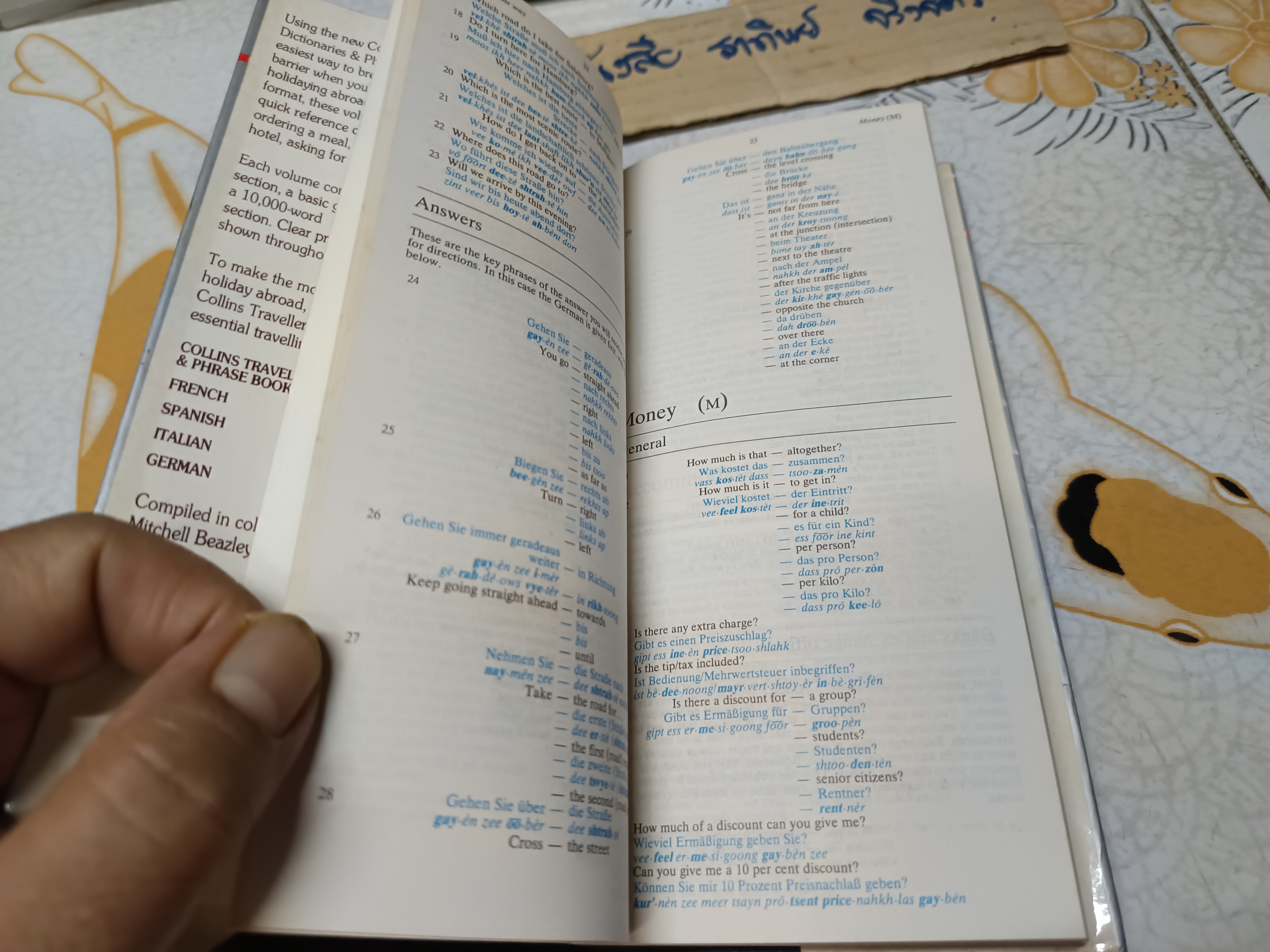 Collins : German Traveller' s Dictionary & Phrase Book ,1983