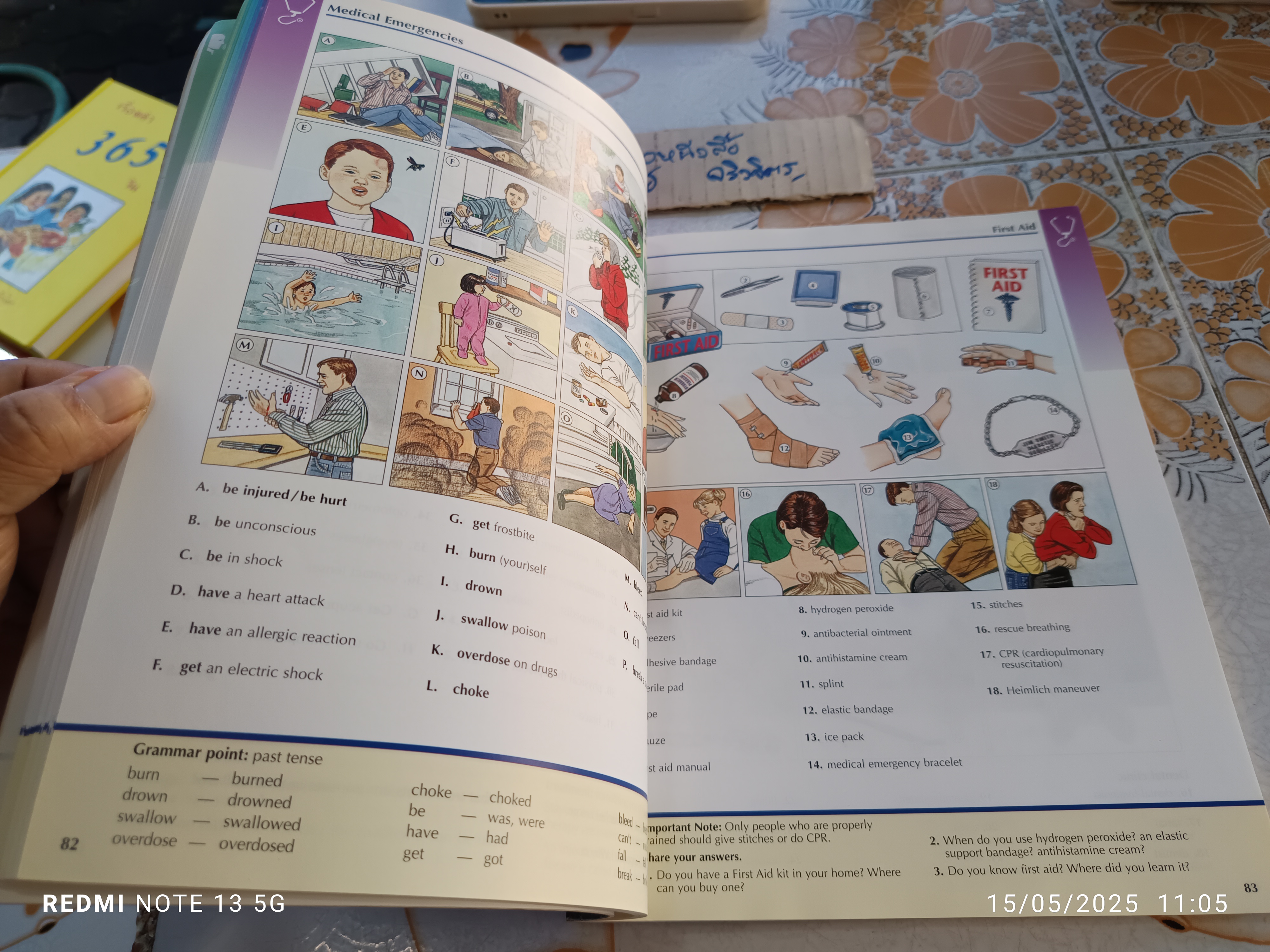 พจนานุกรมรูปภาพ อังกฤษ-ไทย The Oxford Picture Dictionary English - Thai , monolingual (ปกหน้ามีรอยพับ)