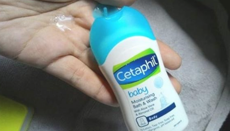 Cetaphil® Baby, Wash & Shampoo with Organic Calendula 230ml ครีมอาบน้ำและแชมพูสำหรับเด็กและทารก ปราศจากน้ำตา ปลอดสารก่อภูมิแพ้ ผสมสารสกัดจากดอกดาวเรืองออแกนิค อ่อนโยนกับทารก