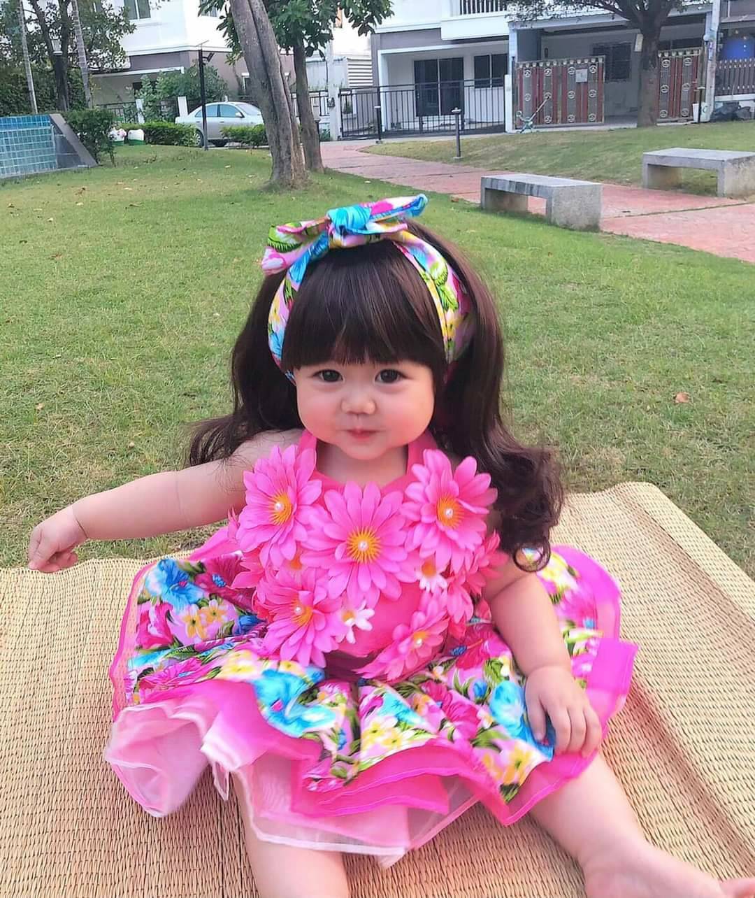 ชุดกระโปรงเด็กหญิง แต่งดอกแจ่มๆ