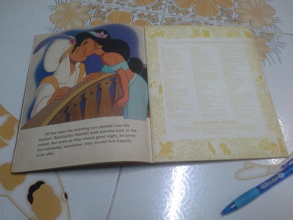 หนังสือการ์ตูน ชุด A Little Golden Book Walt Disnes's - Aladdin The Magic Carpet Ride