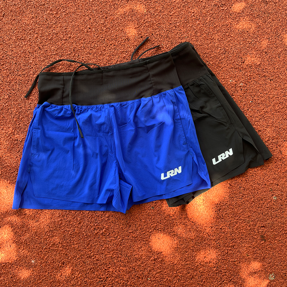 กางเกงวิ่งขาสั้น วิ่งมาราธอน วิ่งเทรล 3" ใส่สบาย มีกระเป๋าใส่ของที่รอบเอว ไม่มีซับใน โลโก้เรืองแสง (F03)