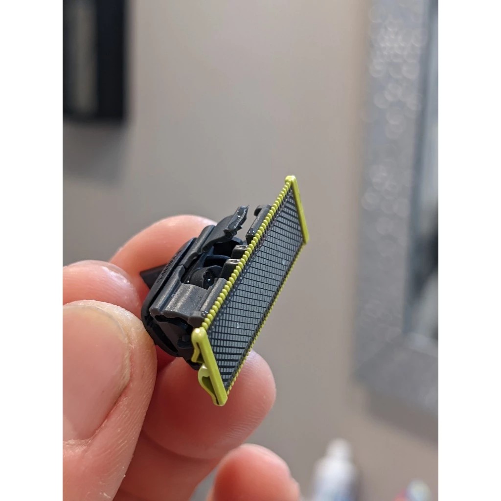 Philips® Norelco OneBlade Face Pro Electric Trimmer and Shaver QP6520/70 ฟิลิปส์ เครื่องโกนหนวดไฟฟ้า ที่กันจอน&โกนหนวด