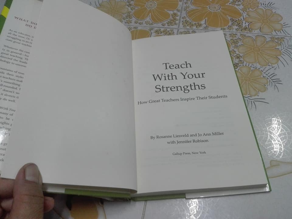 Teach With Your Strengths : How Great Teachers Inspire Their Students (ฉบับภาษาอังกฤษ)