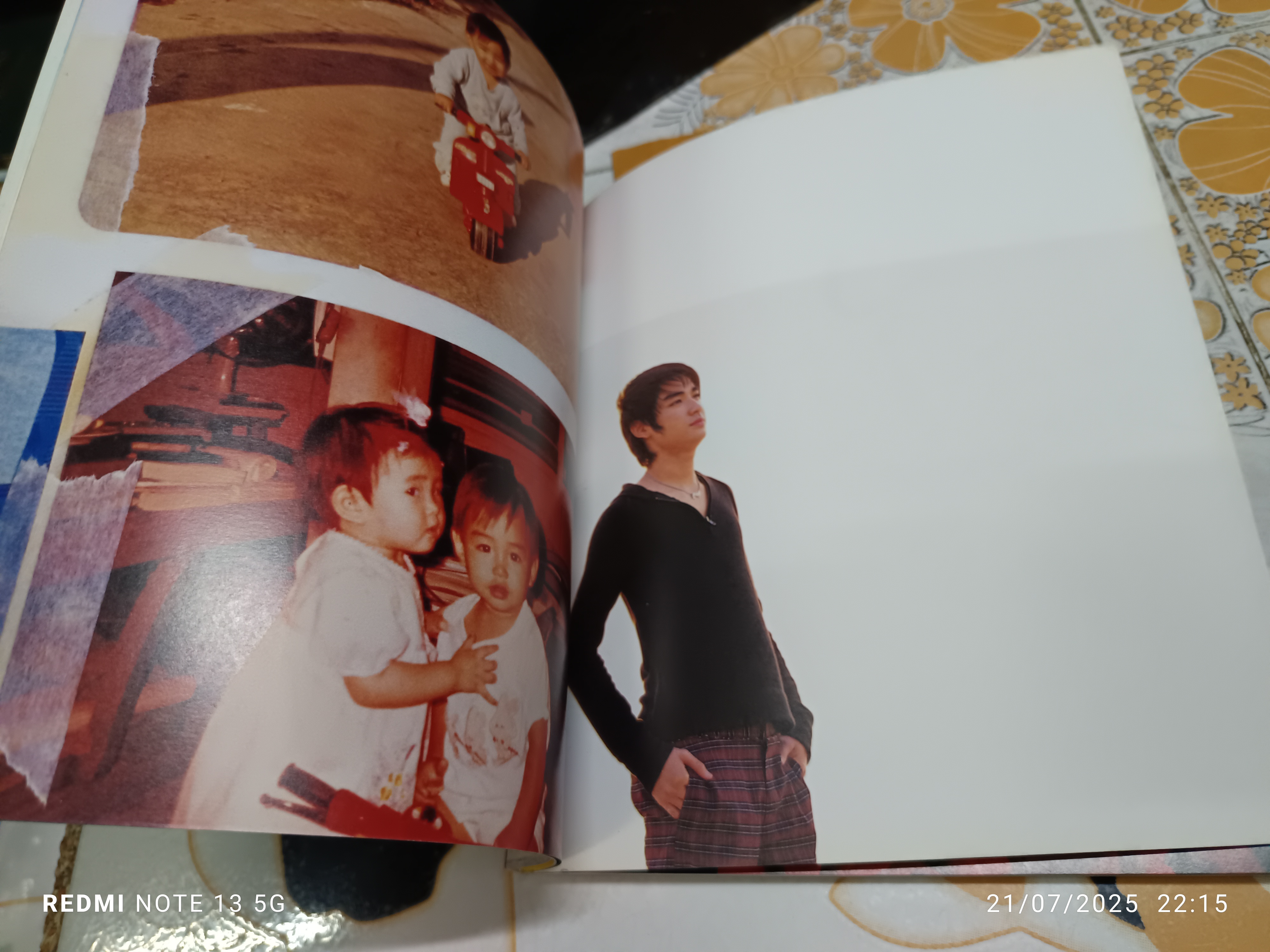 D2B thedefinitecollectivephotographyalbum พร้อมลายเซ็นจริงจากศิลปิน