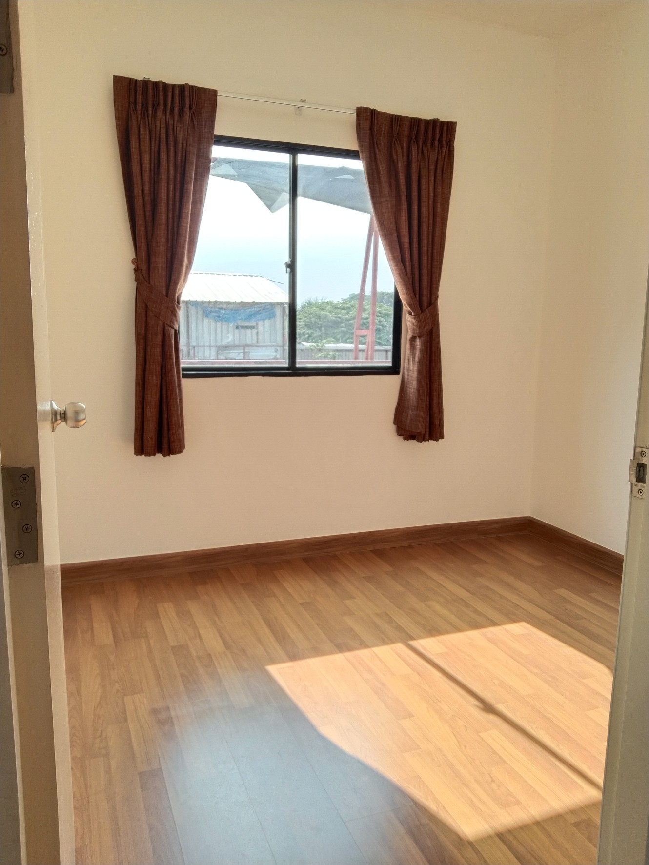 ขายทาวน์เฮ้าส์เดอะคอนเนคสุวรรณภูมิ4กิ่งแก้วซอย37 พร้อมโกดังพร้อมคนเช่า