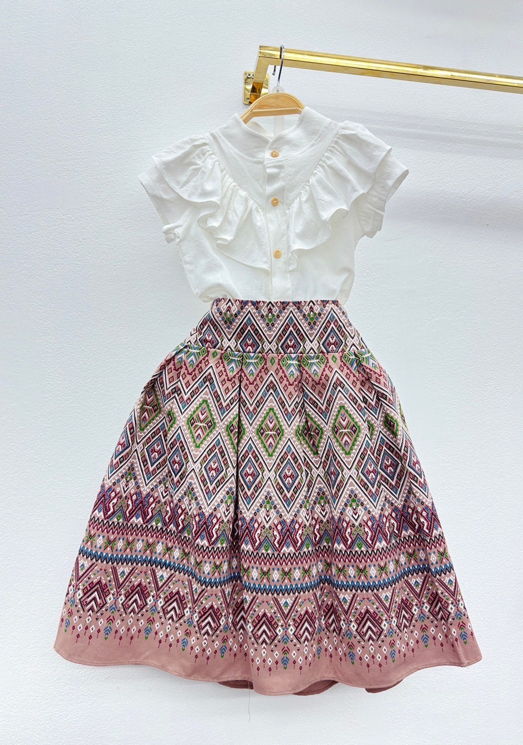 ชุดไทยเด็กหญิง setเสื้อกับกระโปรง