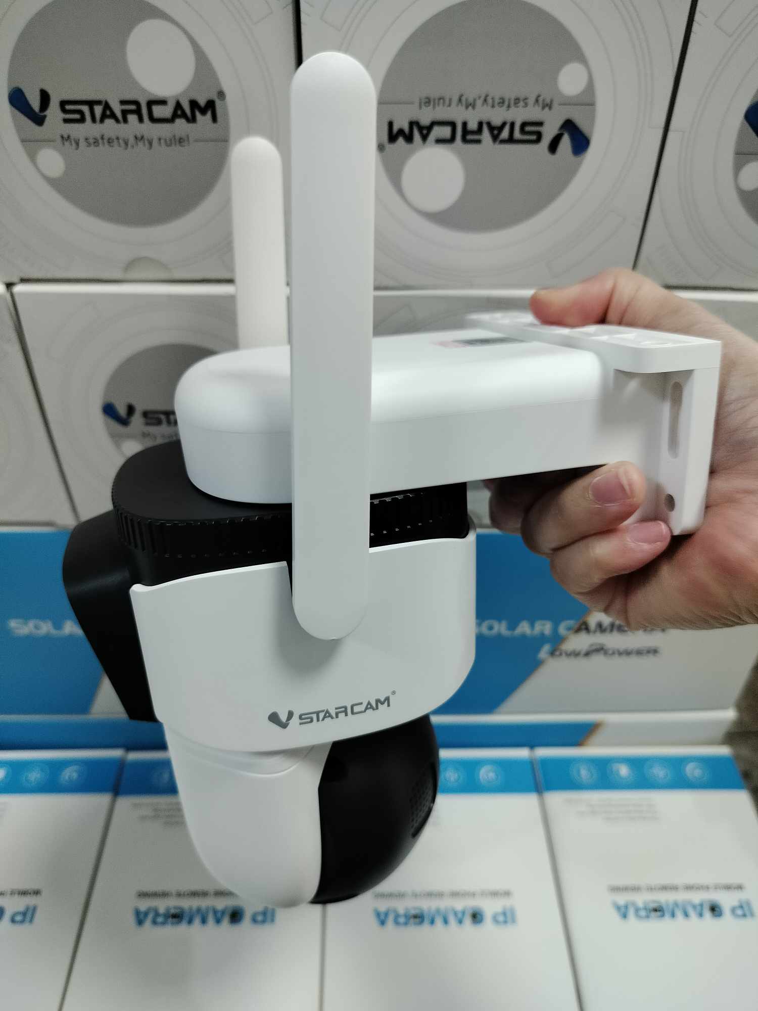 Vstarcam Vstarcam กล้องวงจรปิดภายนอกใส่ซิมการ์ดแบบโซล่าเซลล์ กล้อง2เลนส์ รุ่นBG621DR ความคมชัด3ล้านพิกเซล ขาว