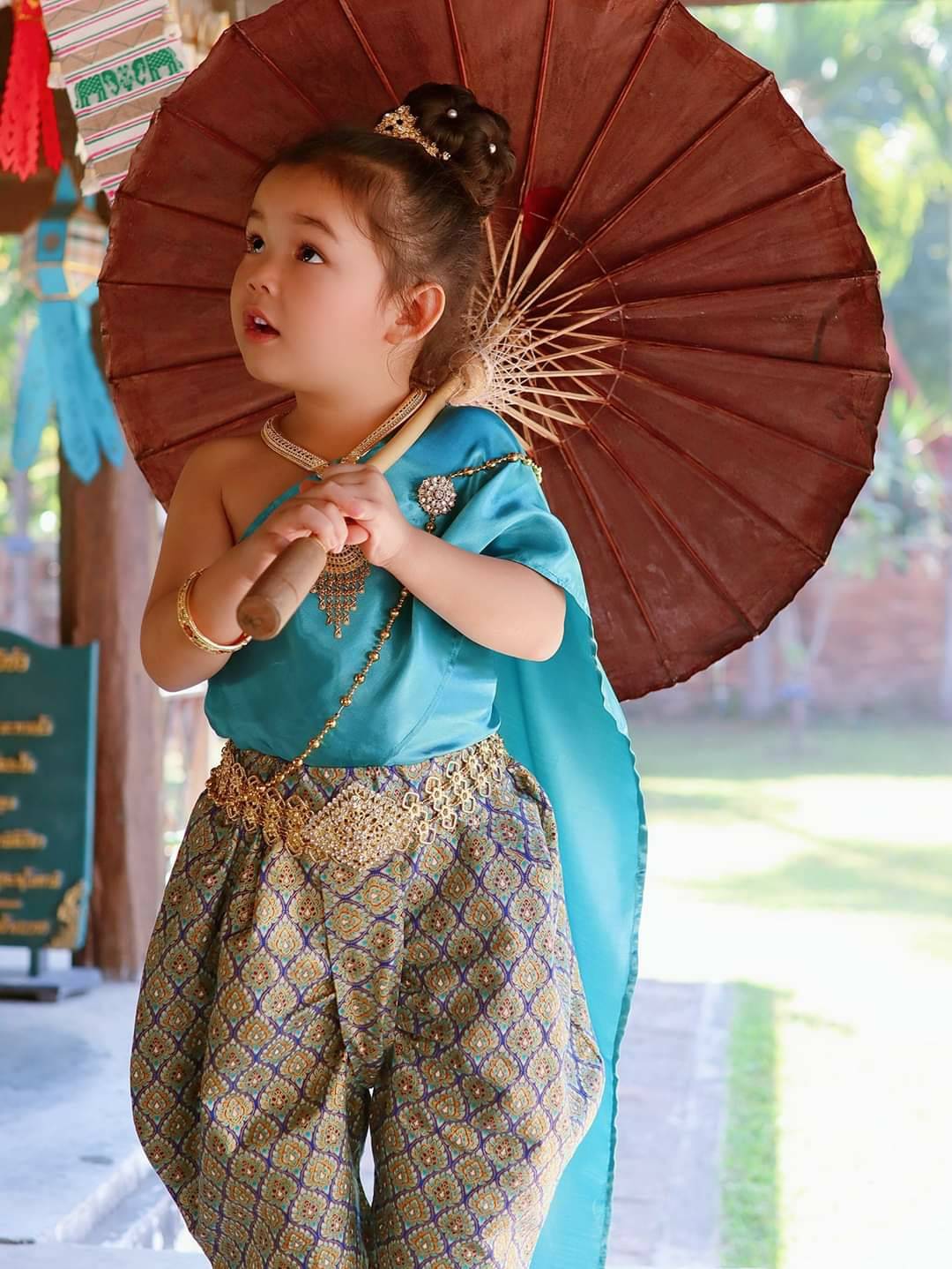 ชุดไทยเด็กหญิง สไบกับโจงกระเบน