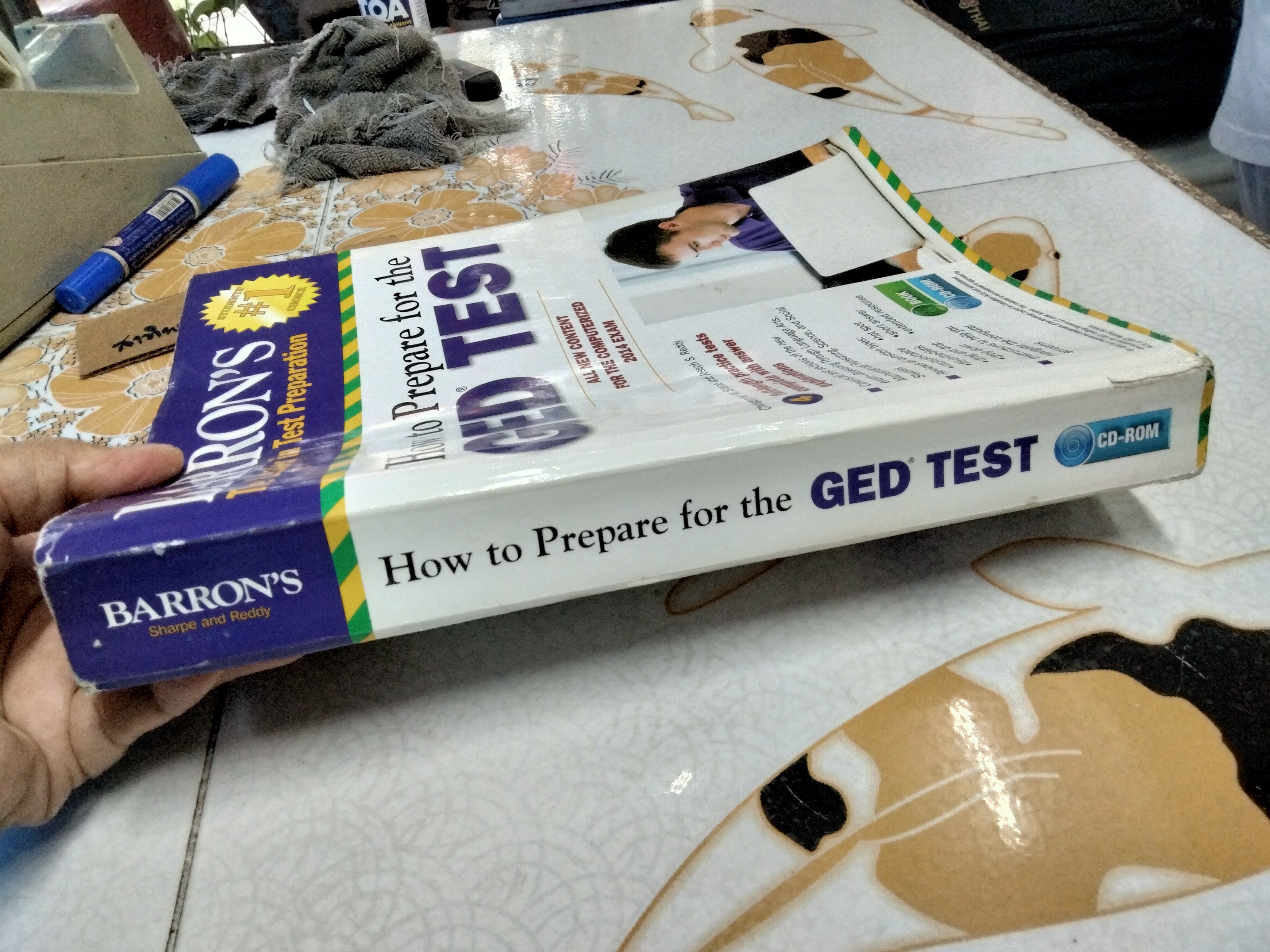 HOW TO PREPARE FOR THE GED TEST เตรียมสอบ GED ปี 2014 ภายในเล่มมี CD ** มีรอยเขียนด้วยดินสอหลายหน้า