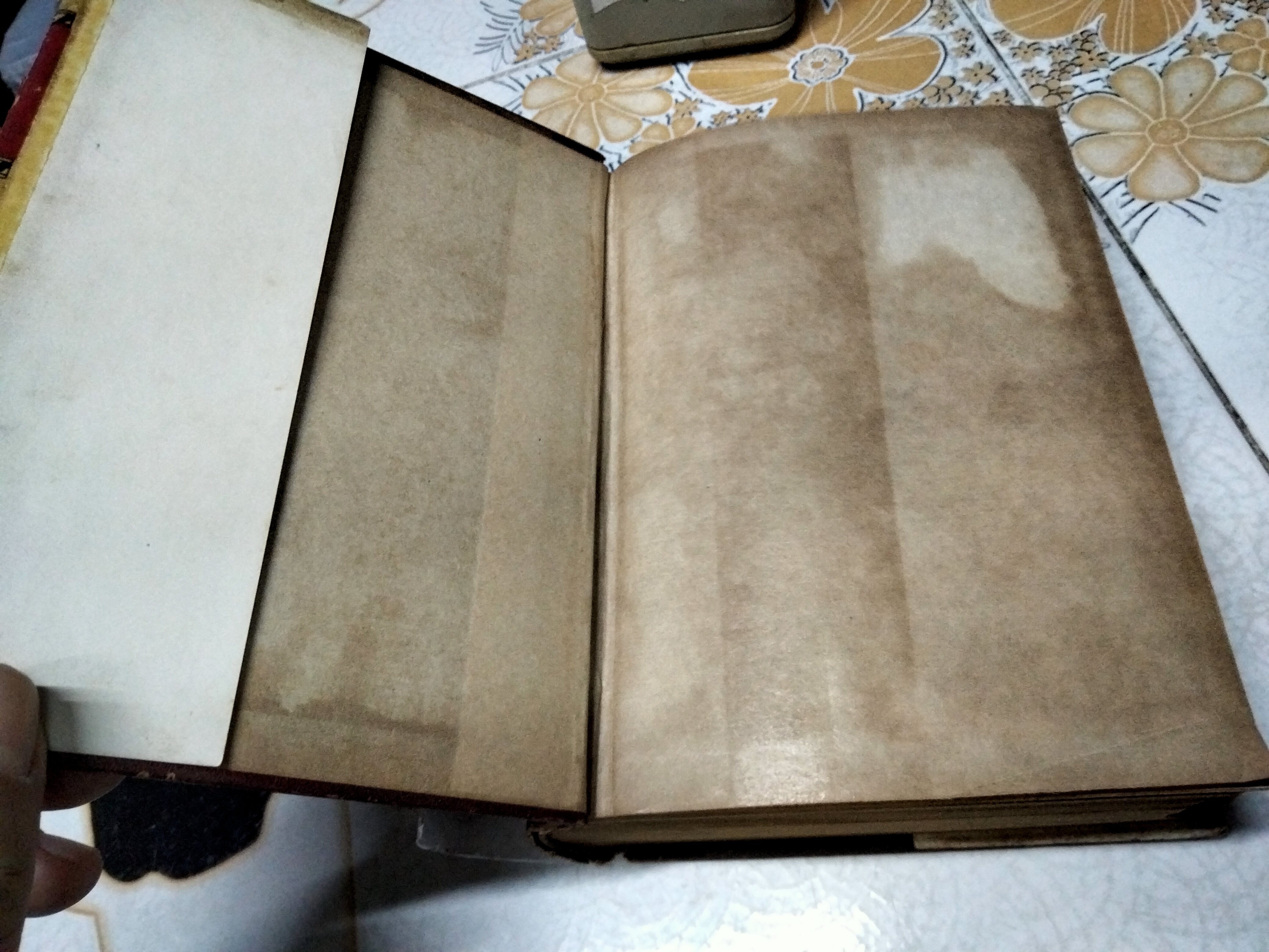 คำบรรยาย ประมวลกฏหมายอาญา โดย ดร.หยุด แสงอุทัย วิจิตร นีละไพจิตร จัดพิมพ์จำหน่าย พิมพ์ครั้งที่ 3/2502 มงคลการพิมพ์ **สินค้าหมด**